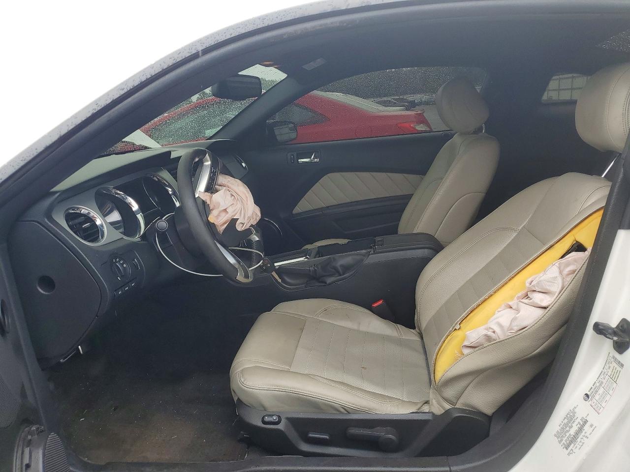 2012 Ford Mustang White vin: 1ZVBP8AM1C5258116