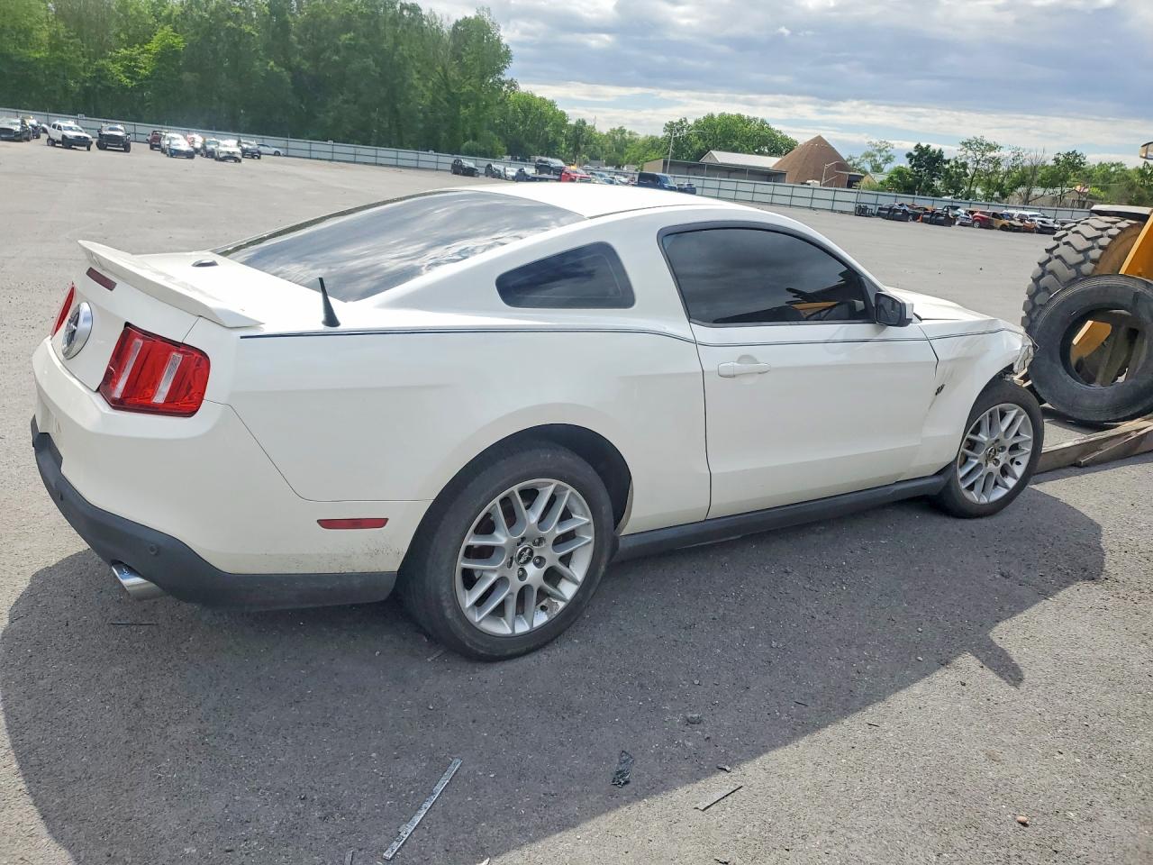 2012 Ford Mustang White vin: 1ZVBP8AM1C5258116