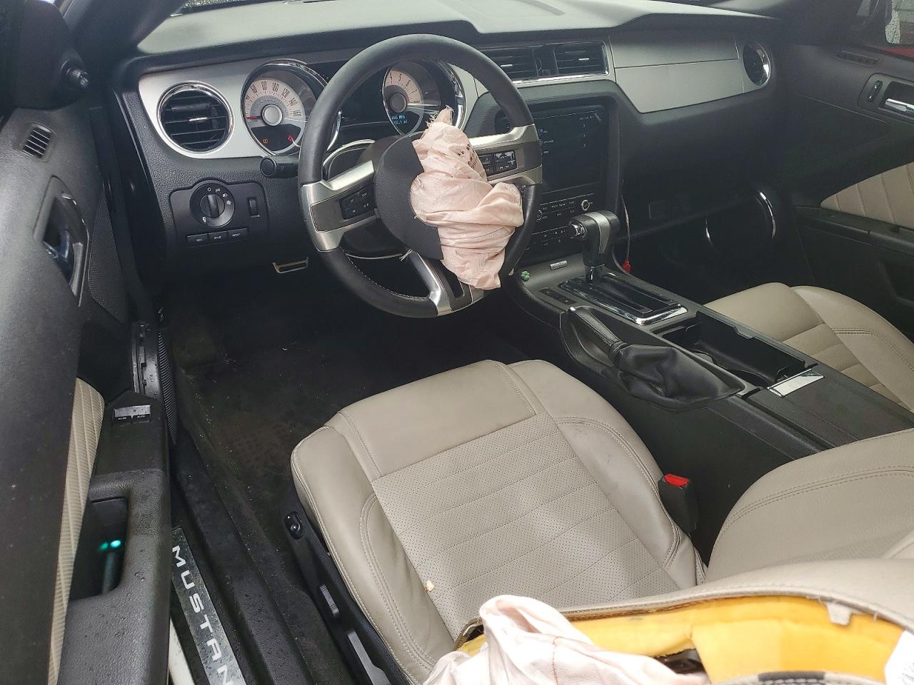 2012 Ford Mustang White vin: 1ZVBP8AM1C5258116