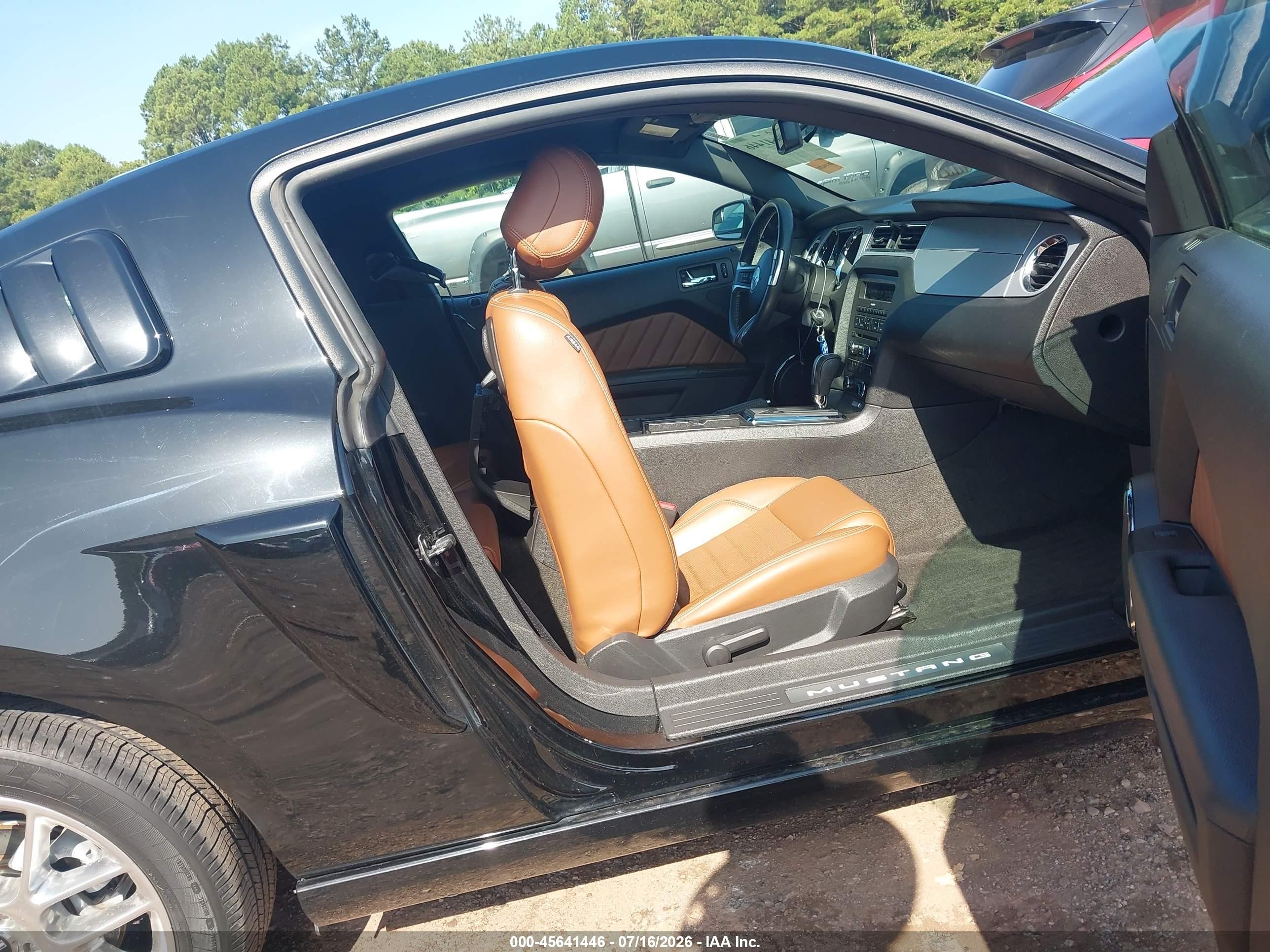 2013 Ford Mustang V6 Premium Black vin: 1ZVBP8AM1D5250552