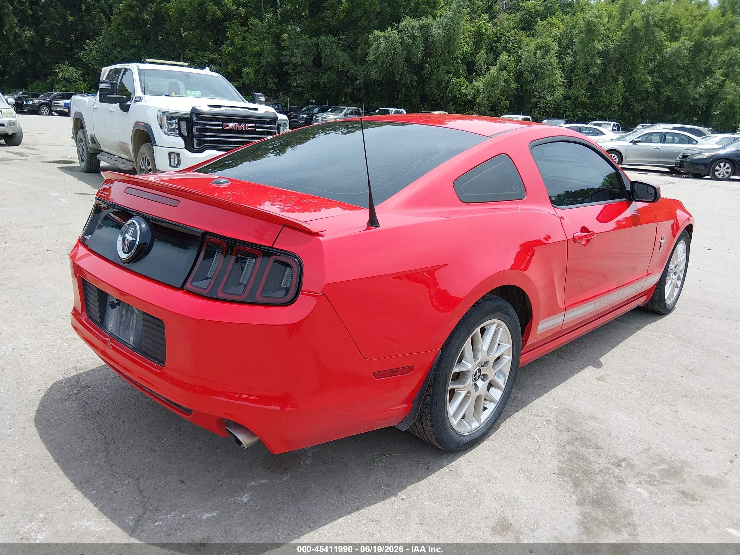 2013 Ford Mustang V6 Premium Красный vin: 1ZVBP8AM1D5259347