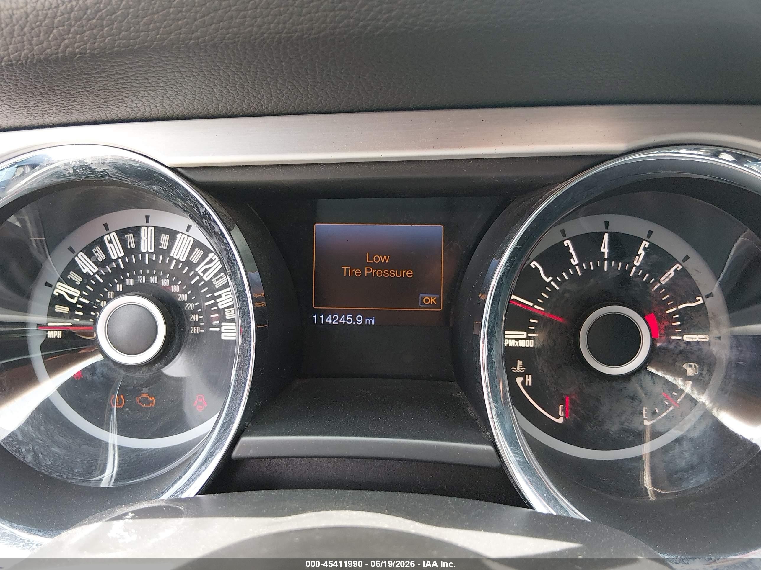 2013 Ford Mustang V6 Premium Красный vin: 1ZVBP8AM1D5259347