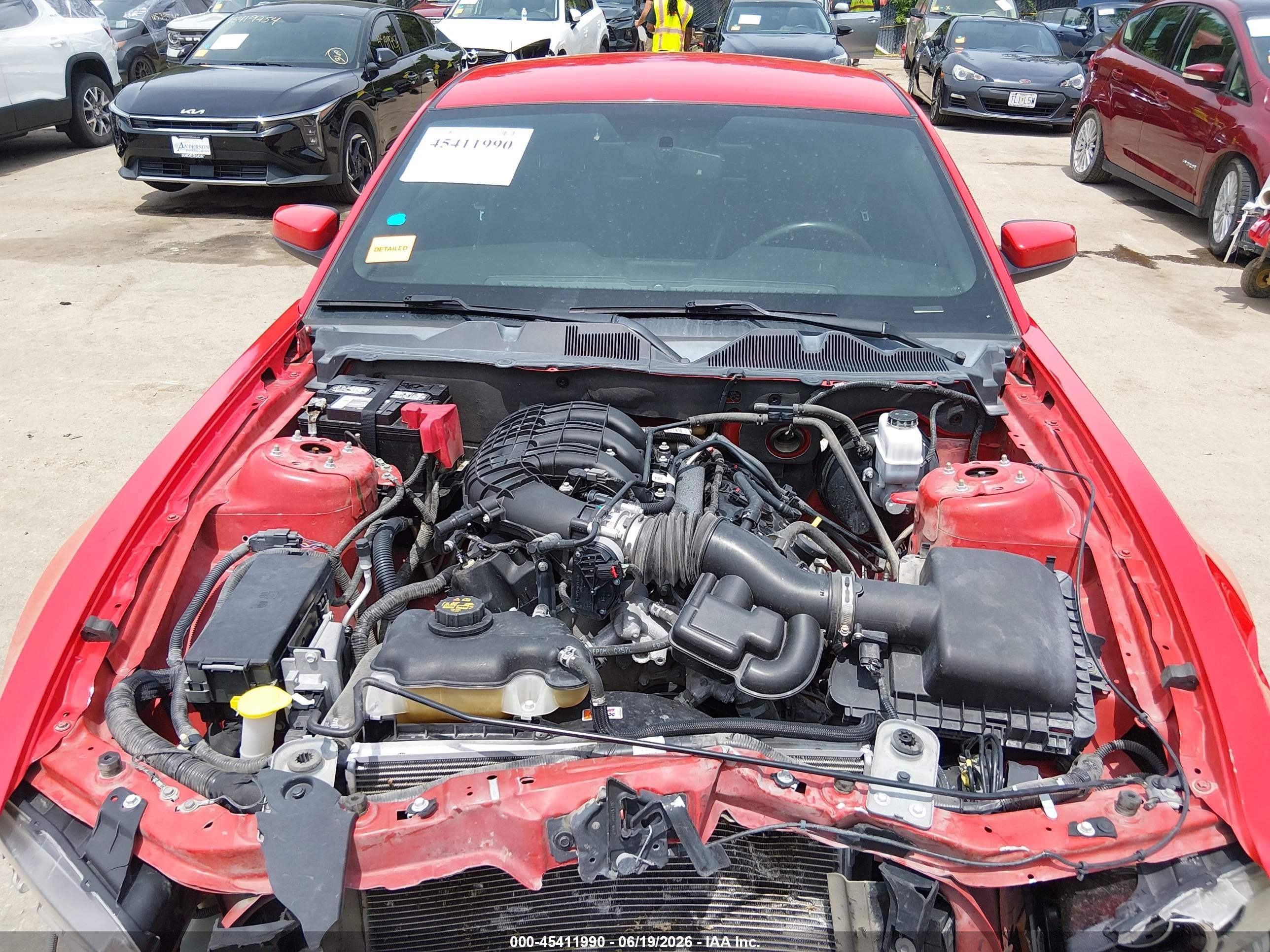 2013 Ford Mustang V6 Premium Красный vin: 1ZVBP8AM1D5259347