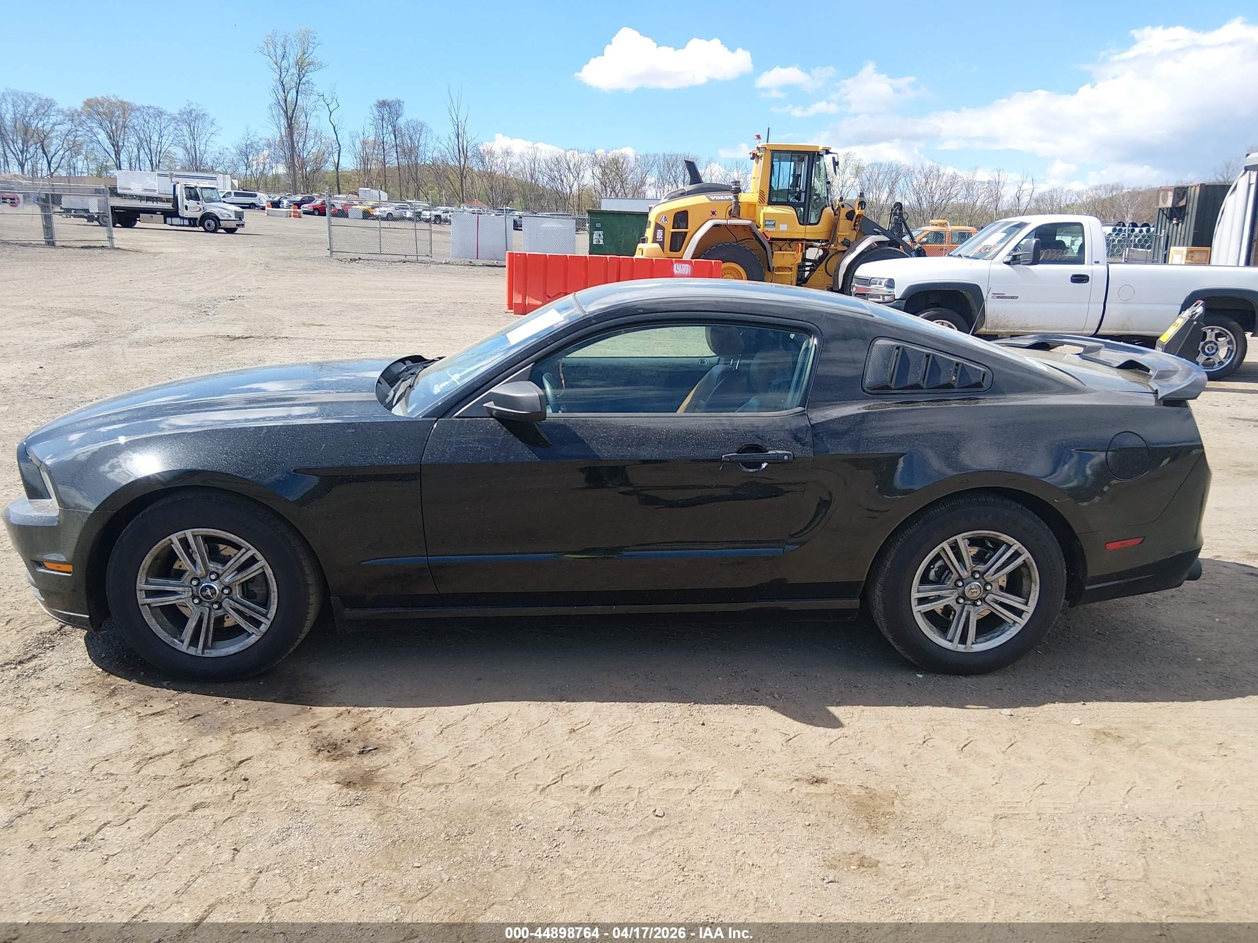 2013 Ford Mustang V6 Black vin: 1ZVBP8AM1D5280750