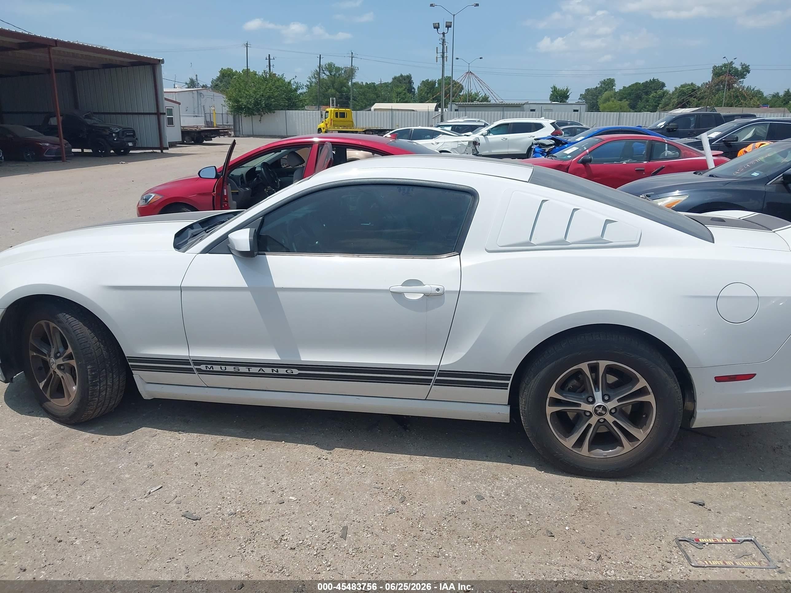 2014 Ford Mustang V6 Premium White vin: 1ZVBP8AM1E5206214