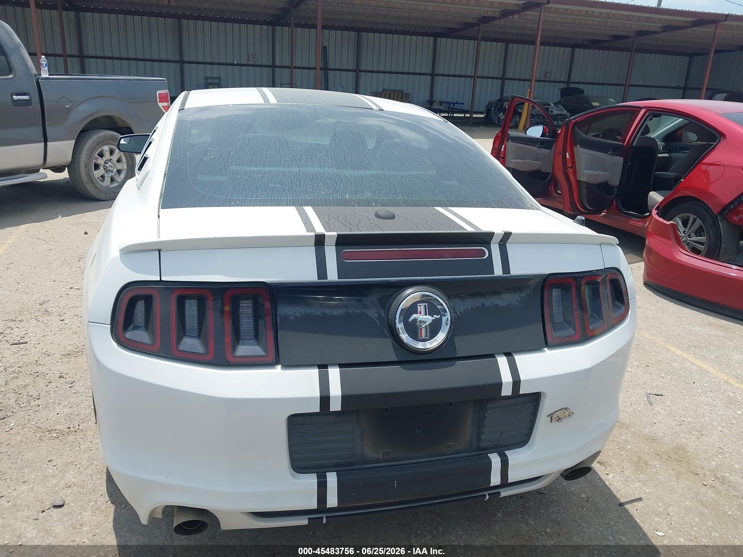 2014 Ford Mustang V6 Premium White vin: 1ZVBP8AM1E5206214