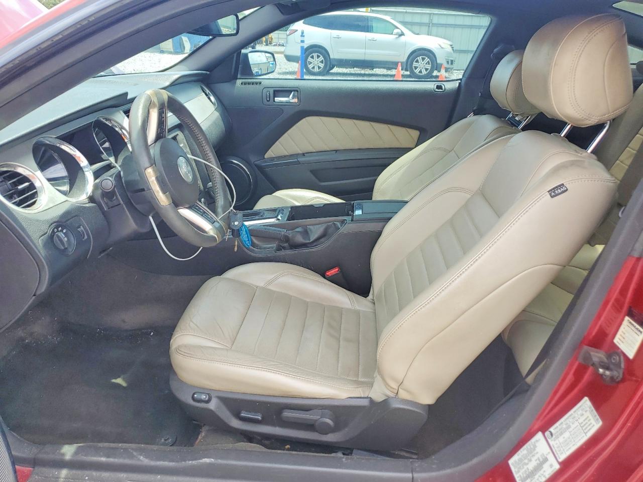 2014 Ford Mustang Red vin: 1ZVBP8AM1E5240444
