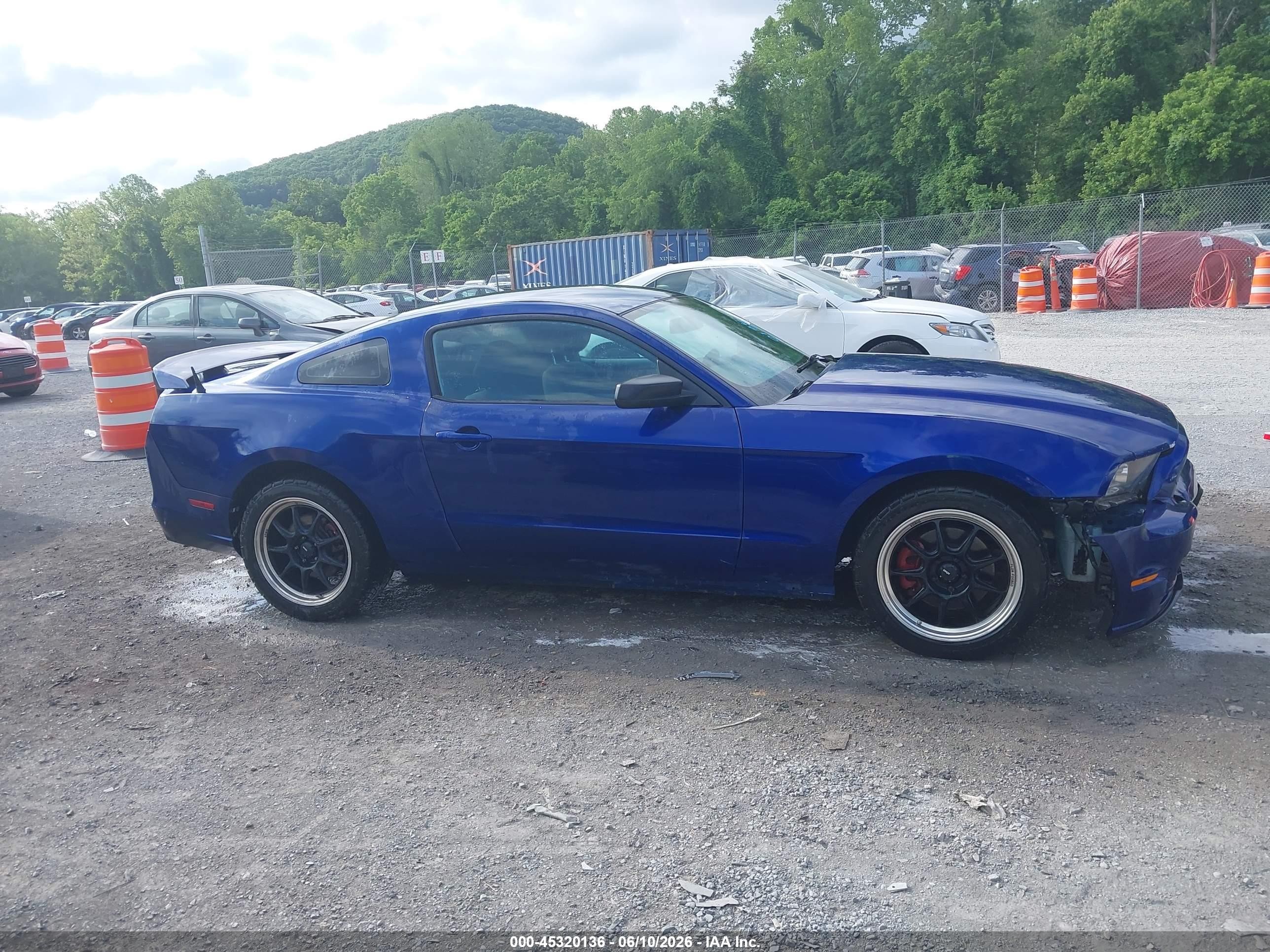 2014 Ford Mustang V6 Blue vin: 1ZVBP8AM1E5244607