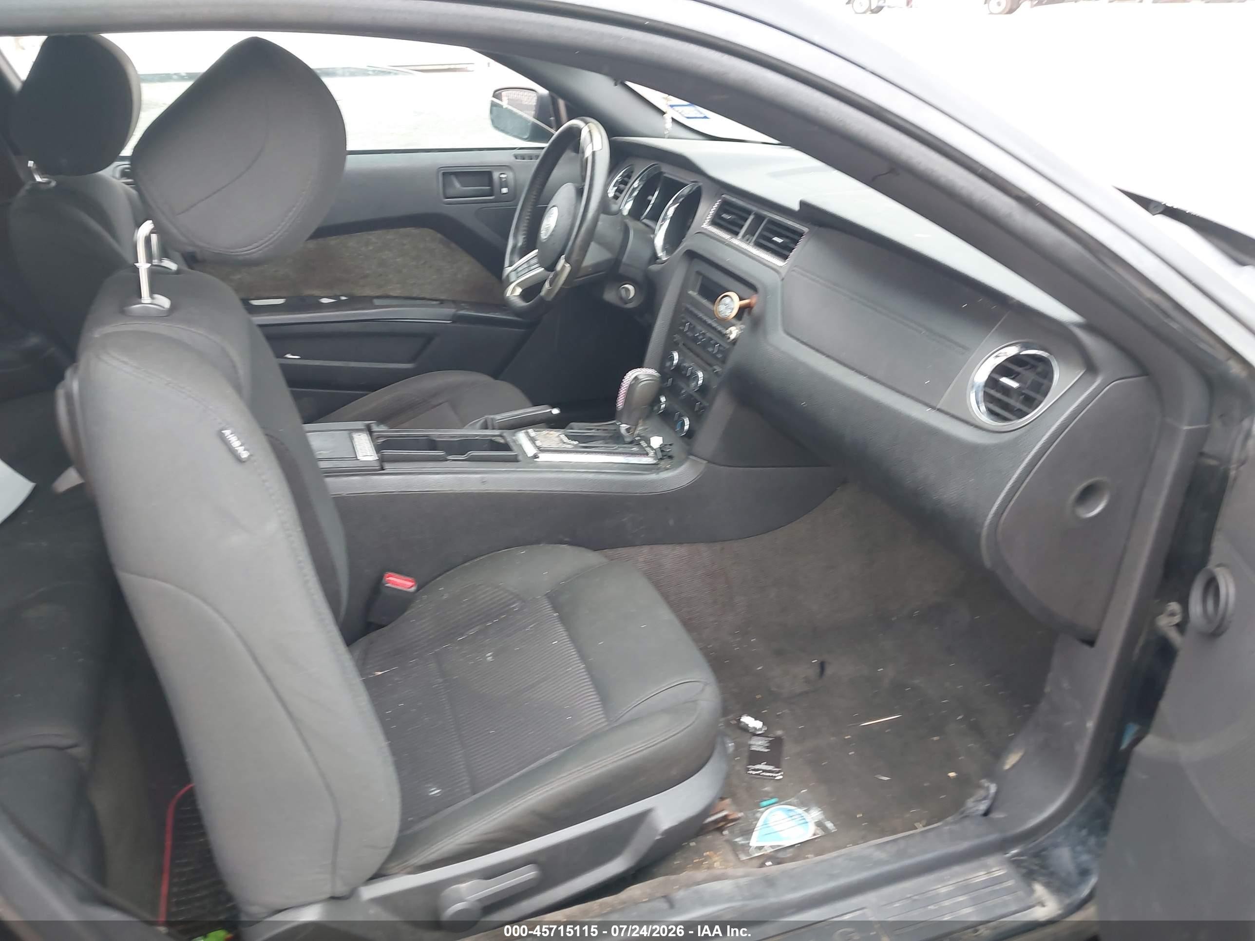 2014 Ford Mustang V6 Black vin: 1ZVBP8AM1E5261424