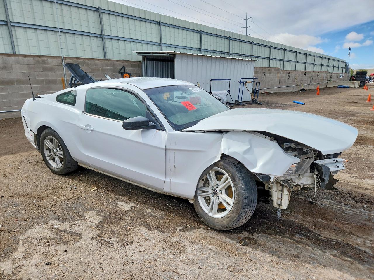 2014 Ford Mustang White vin: 1ZVBP8AM1E5268664