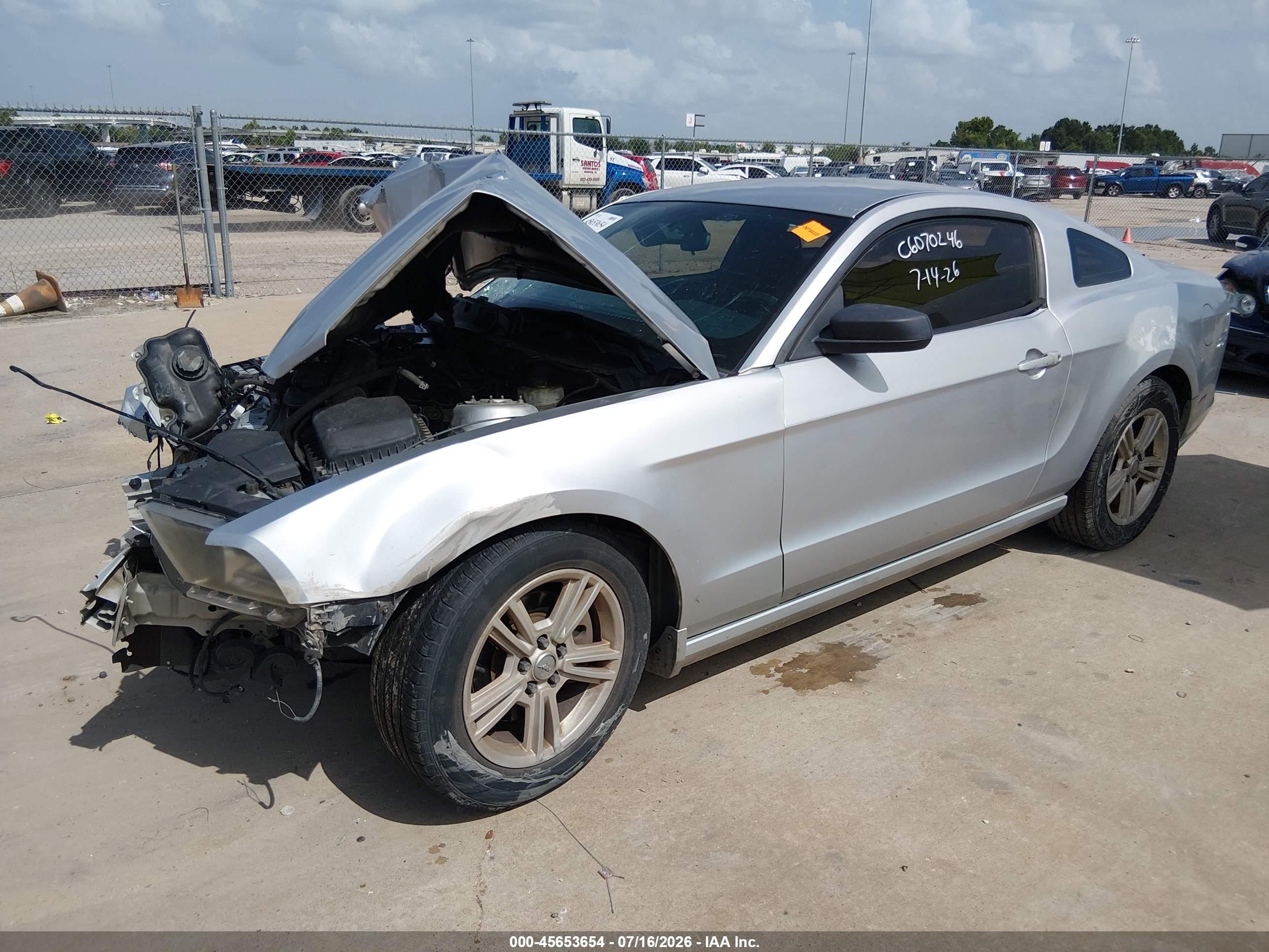 2014 Ford Mustang V6 Silver vin: 1ZVBP8AM1E5277848
