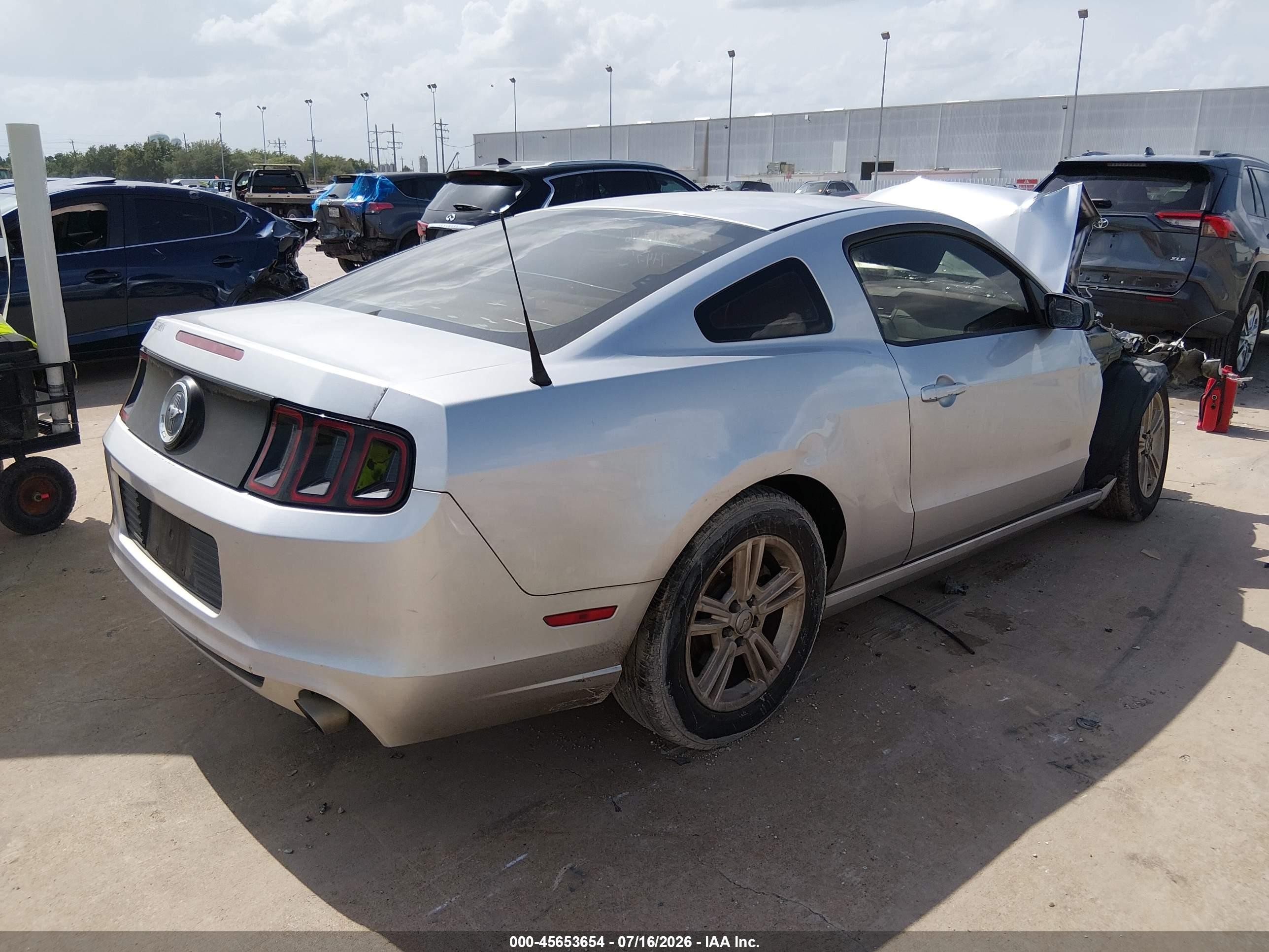 2014 Ford Mustang V6 Silver vin: 1ZVBP8AM1E5277848