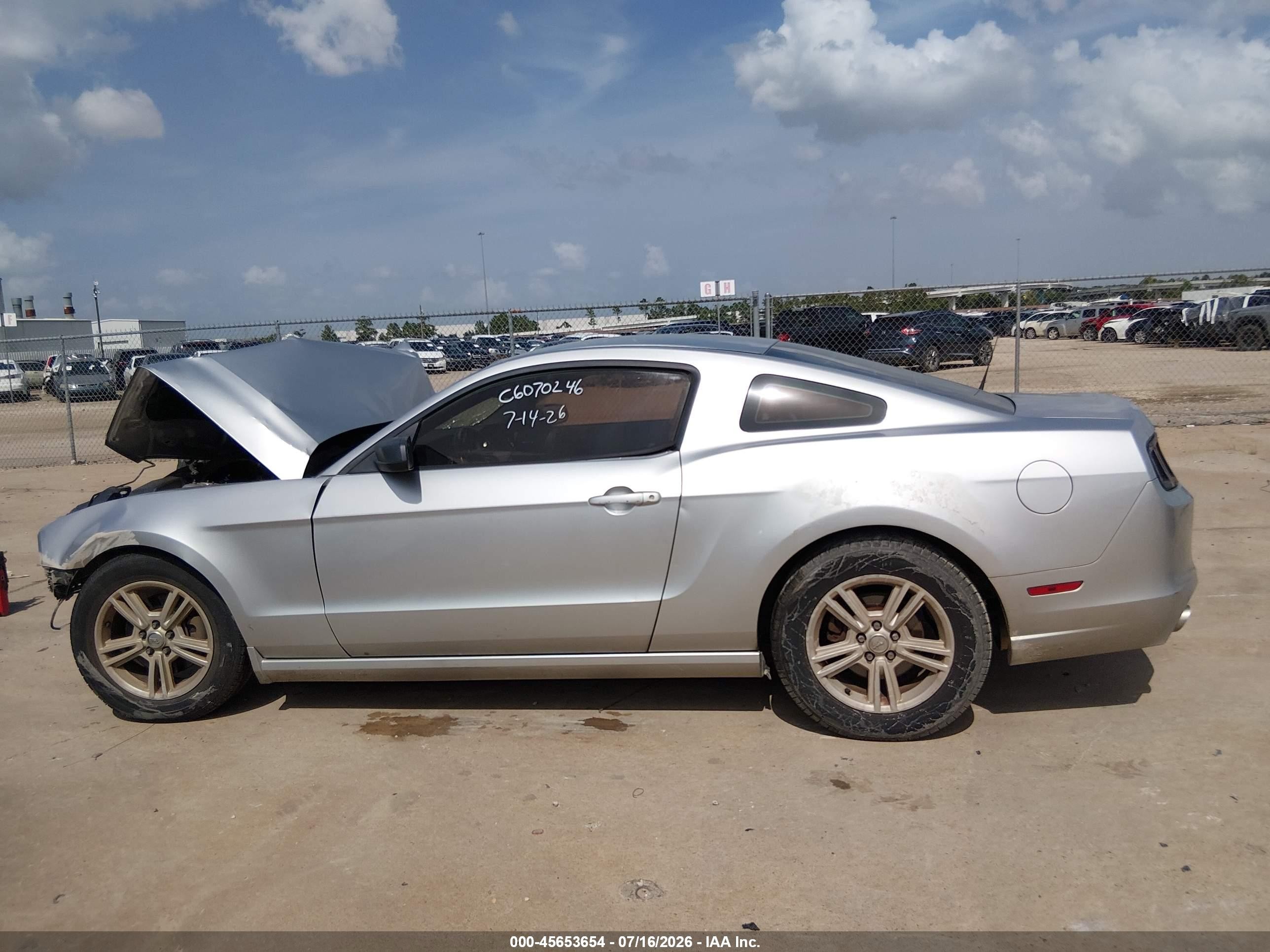 2014 Ford Mustang V6 Silver vin: 1ZVBP8AM1E5277848