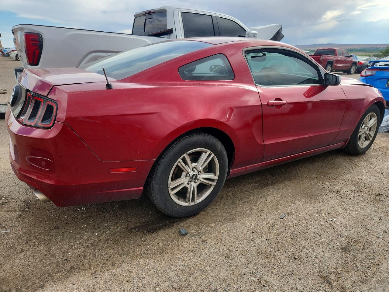 2014 Ford Mustang Red vin: 1ZVBP8AM1E5288770