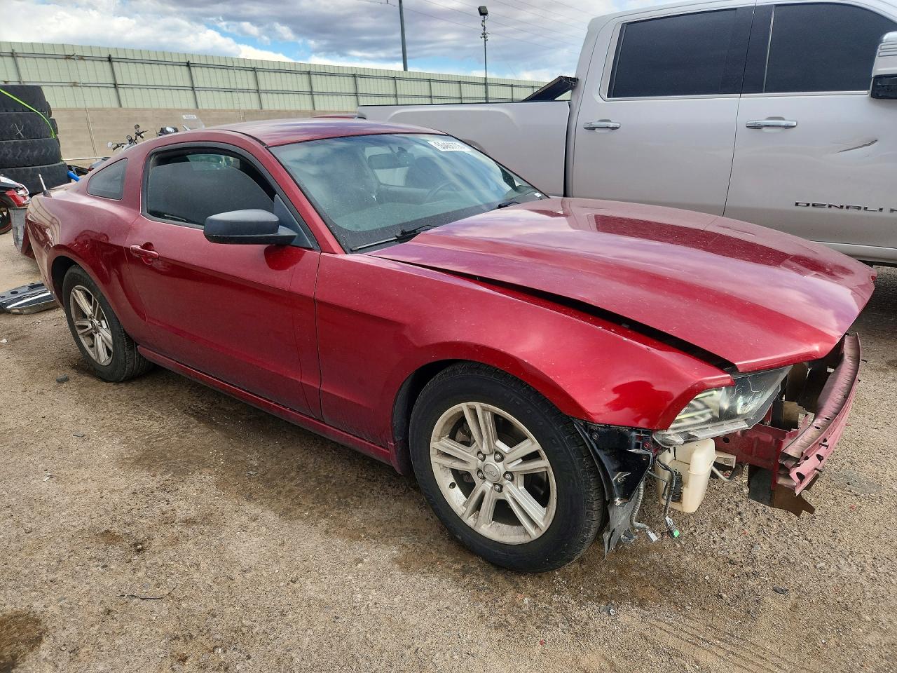 2014 Ford Mustang Red vin: 1ZVBP8AM1E5288770