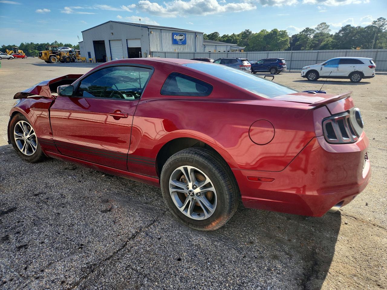 2014 Ford Mustang Red vin: 1ZVBP8AM1E5295072