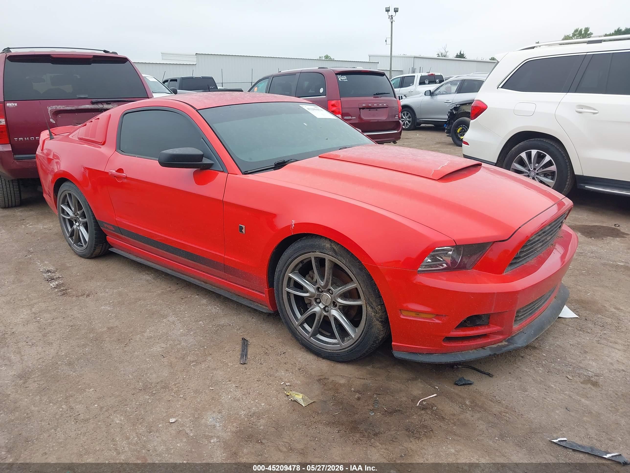 2014 Ford Mustang V6 Red vin: 1ZVBP8AM1E5300500