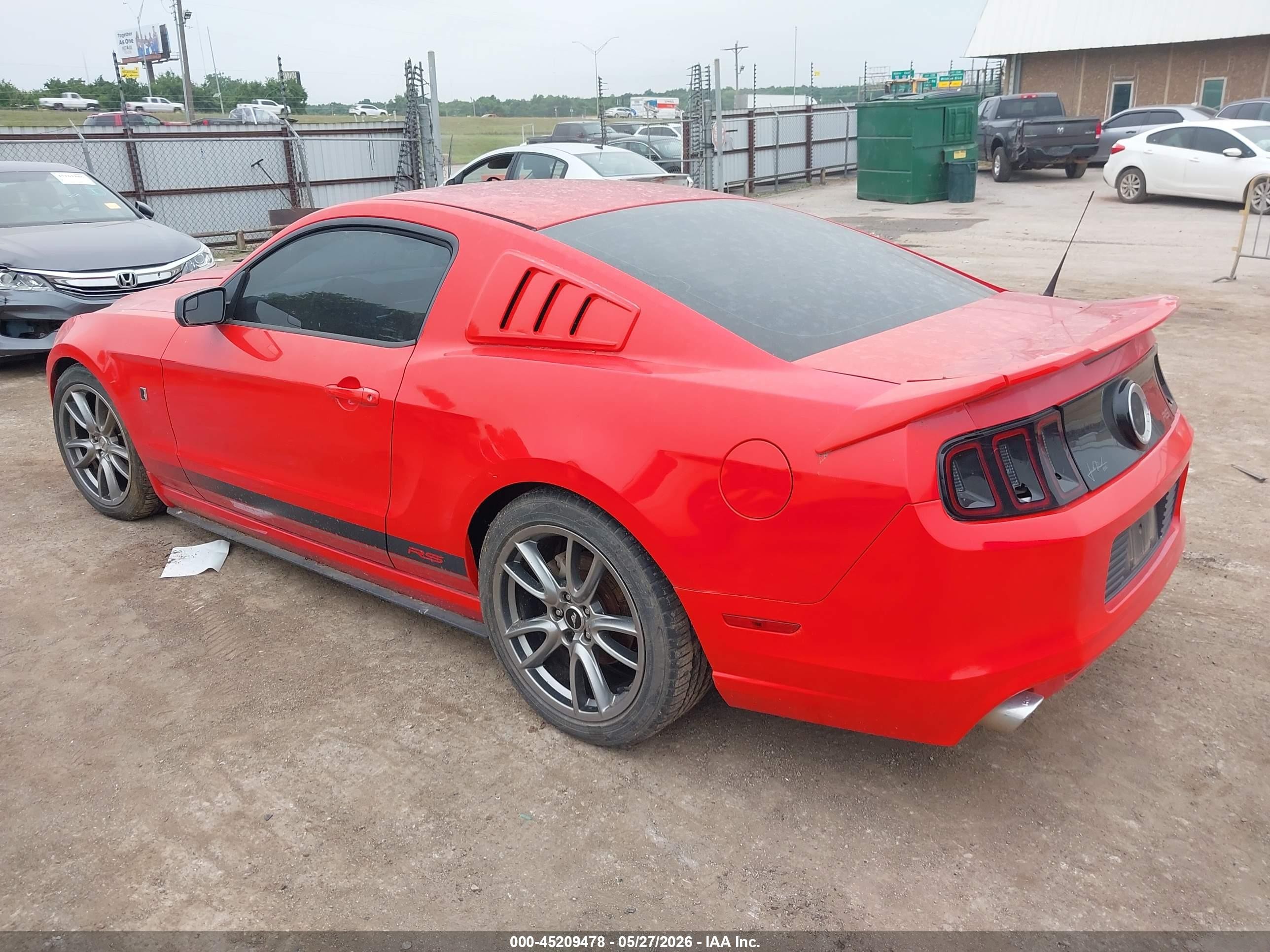 2014 Ford Mustang V6 Red vin: 1ZVBP8AM1E5300500