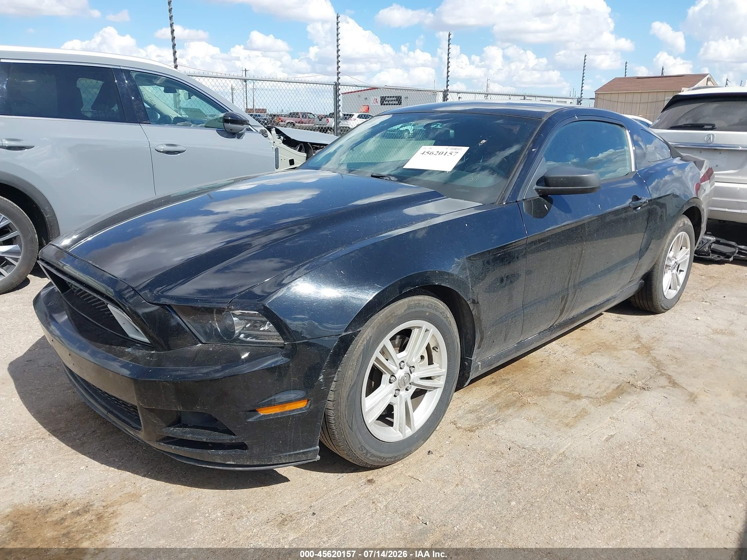 2014 Ford Mustang V6 Черный vin: 1ZVBP8AM1E5306555