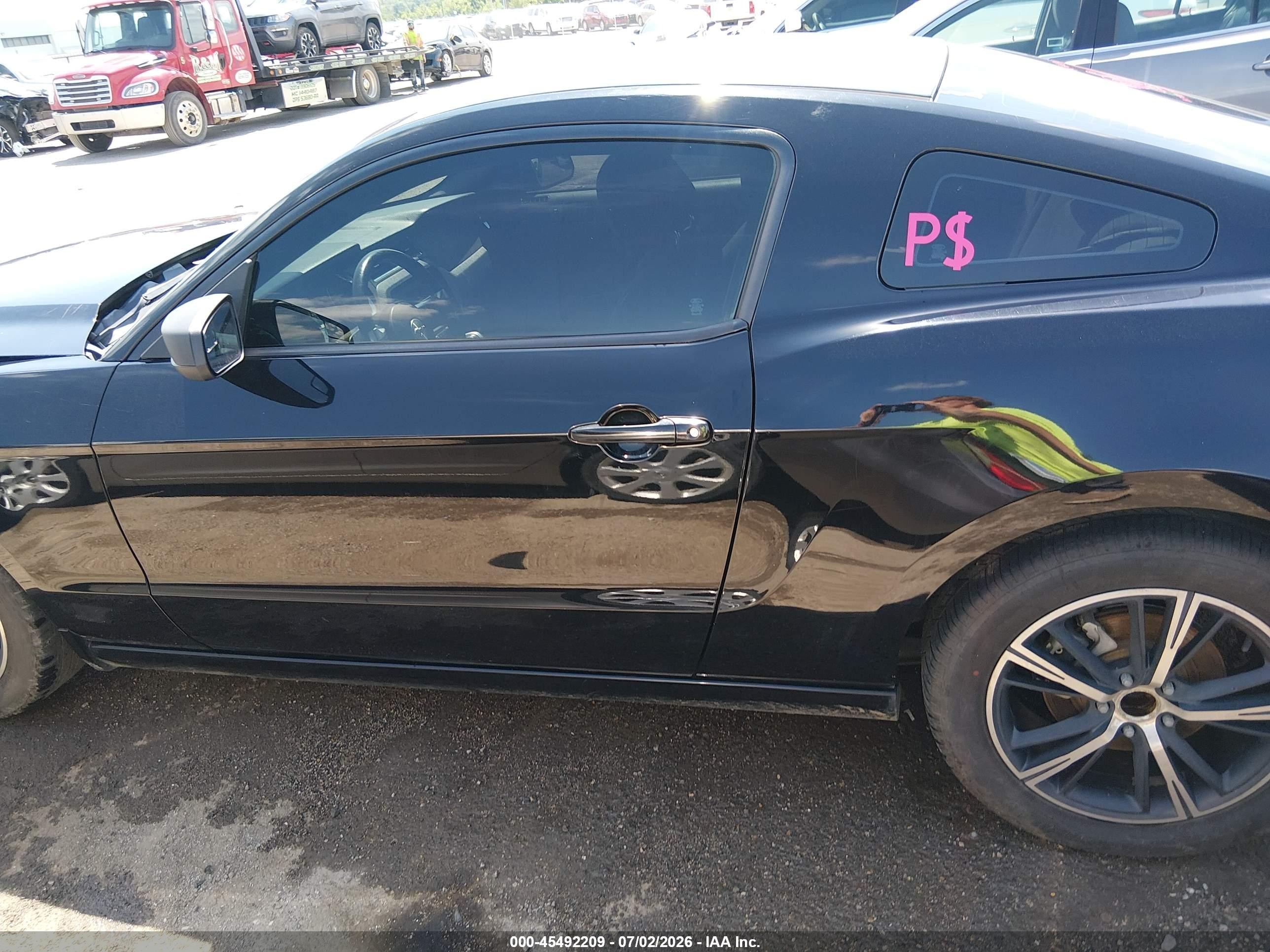 2014 Ford Mustang V6 Black vin: 1ZVBP8AM1E5321721