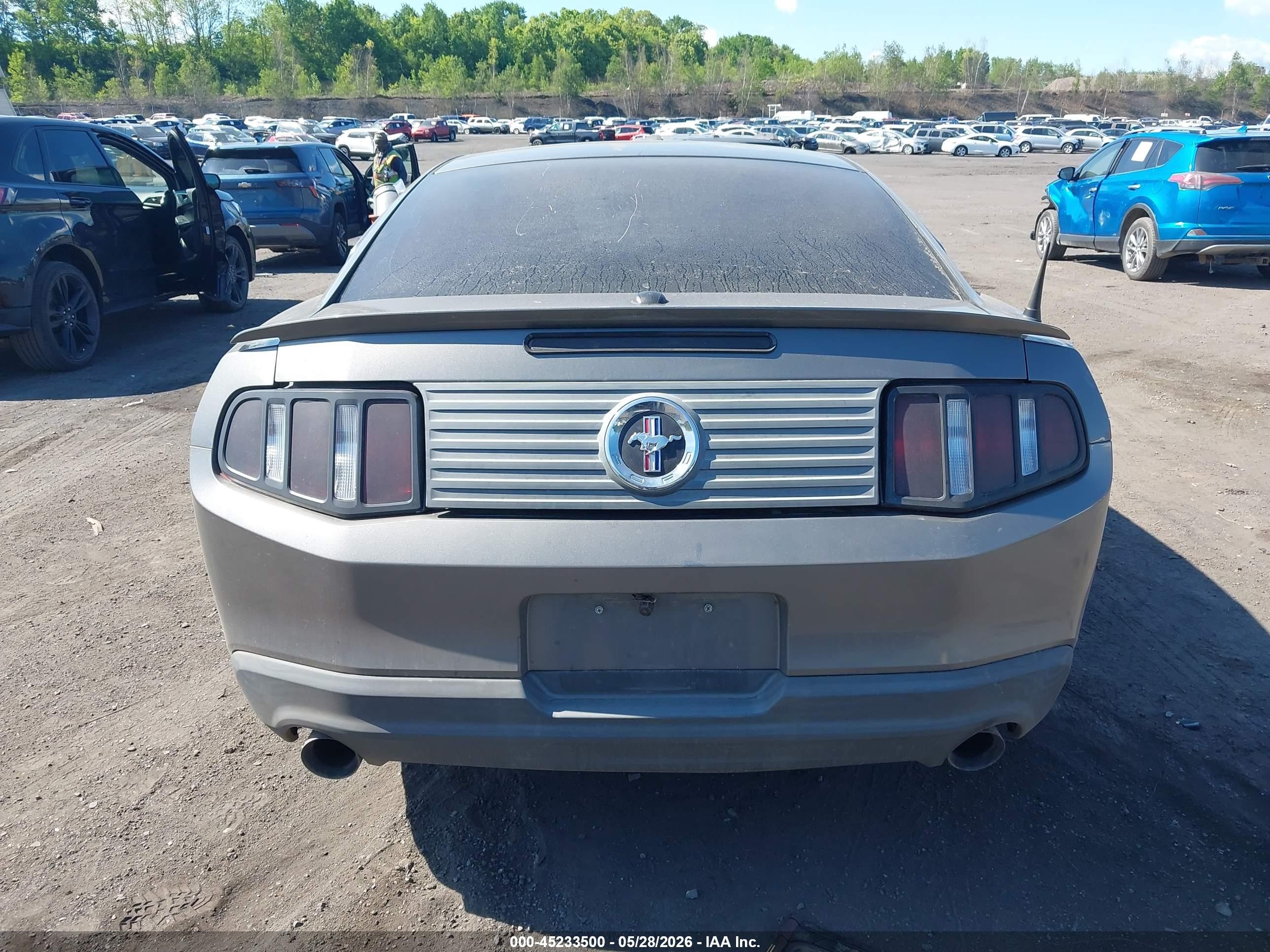 2011 Ford Mustang V6 Premium Silver vin: 1ZVBP8AM2B5106781