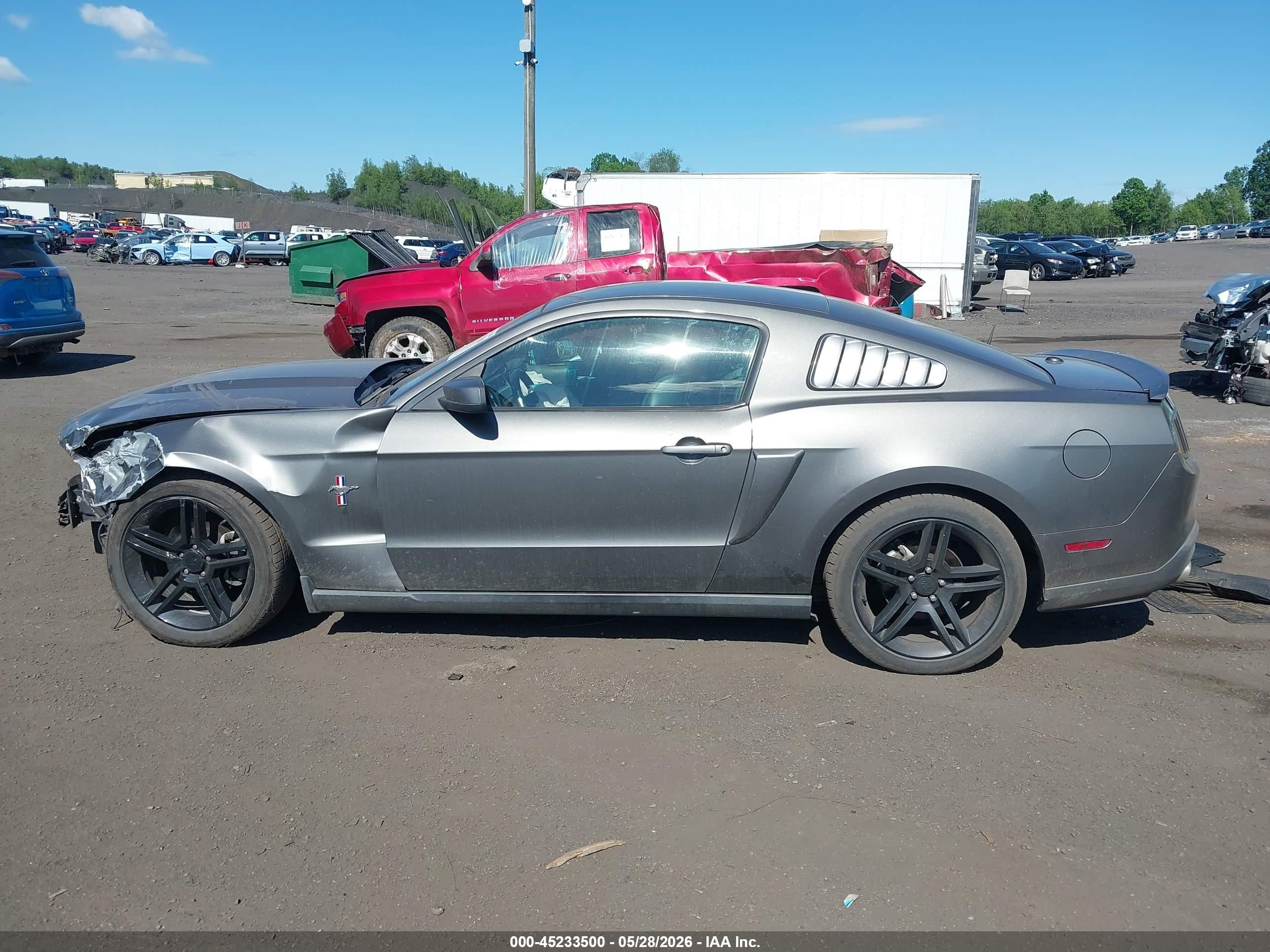 2011 Ford Mustang V6 Premium Silver vin: 1ZVBP8AM2B5106781