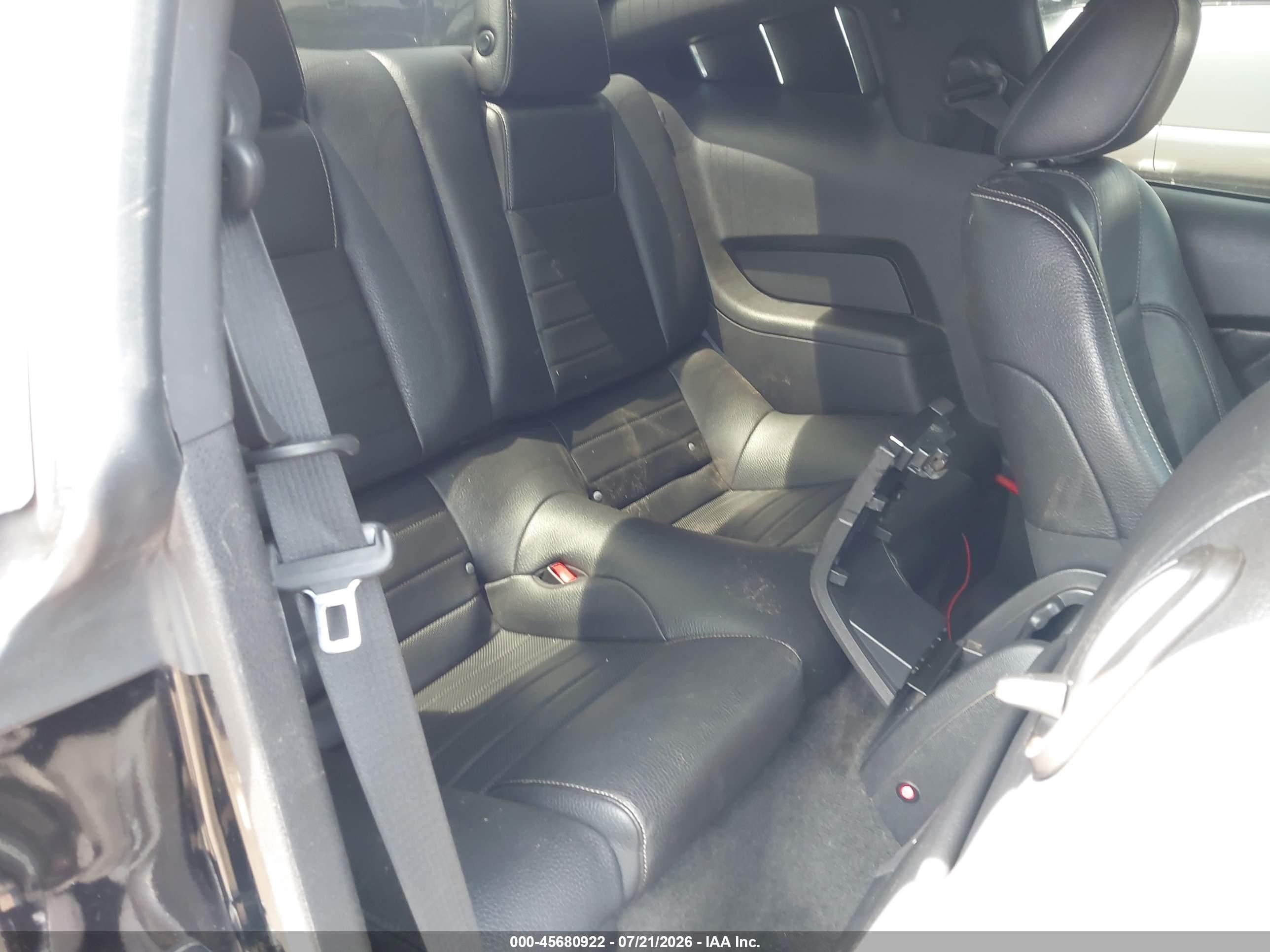 2011 Ford Mustang V6 Premium Черный vin: 1ZVBP8AM2B5117019