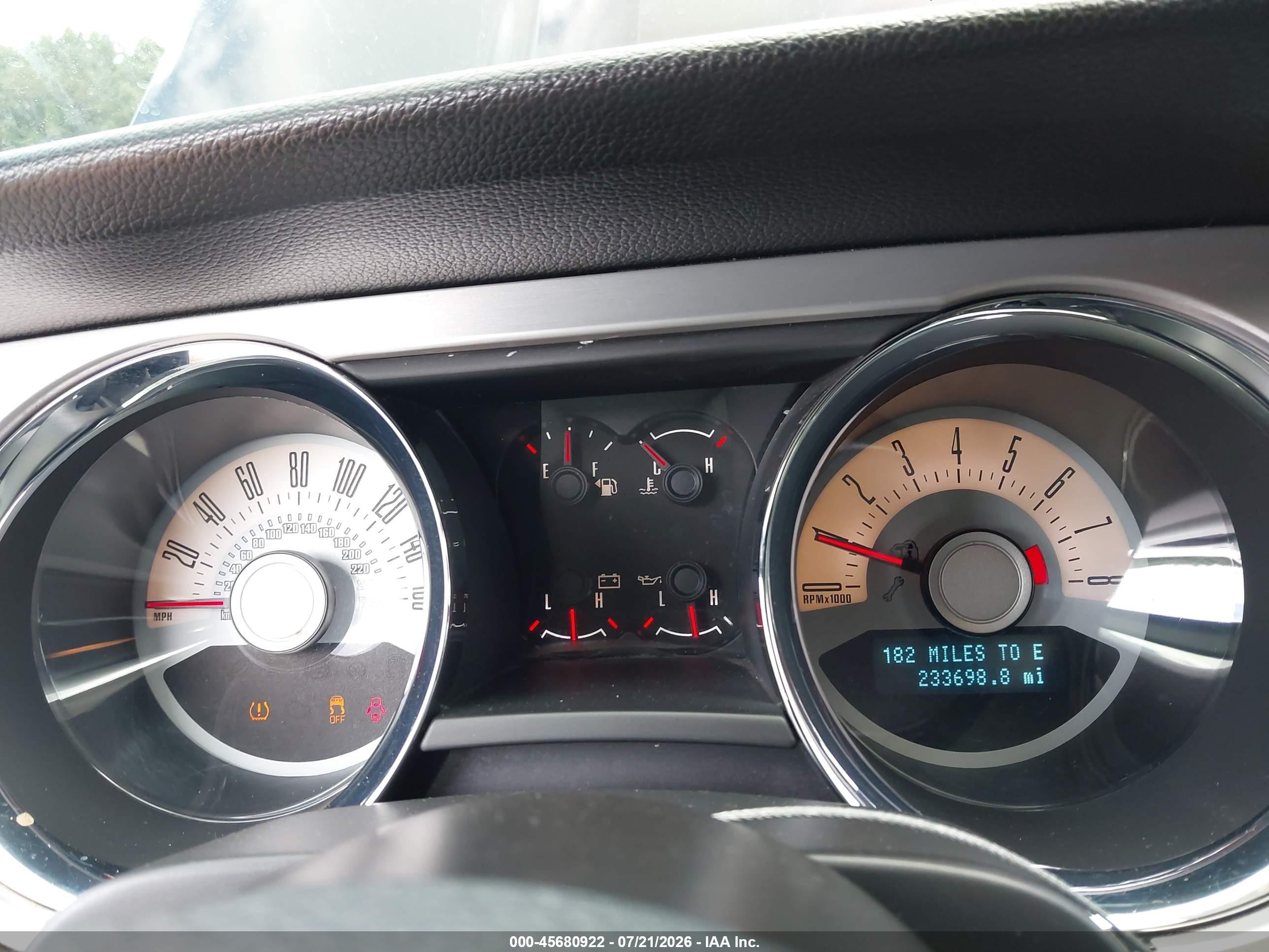 2011 Ford Mustang V6 Premium Черный vin: 1ZVBP8AM2B5117019