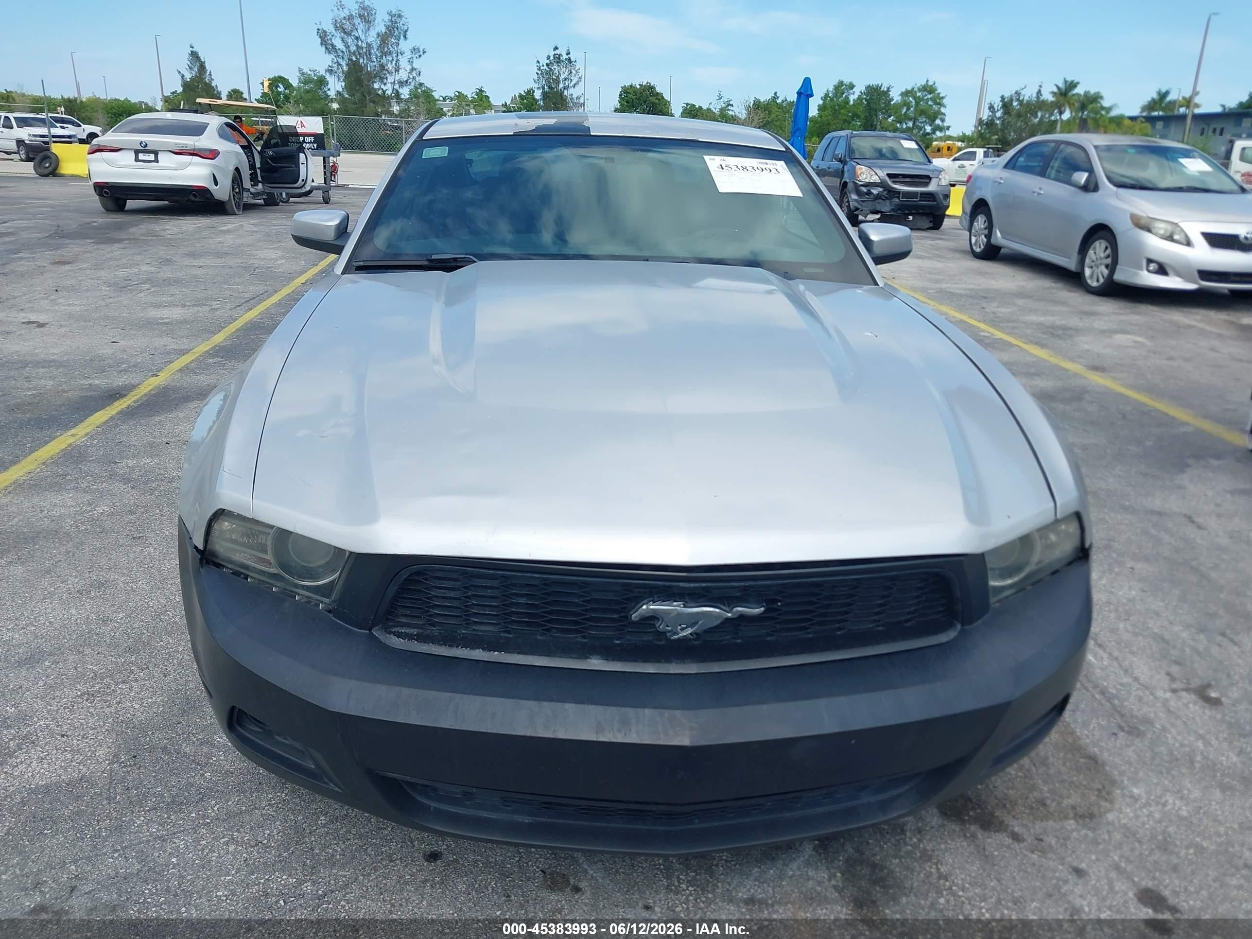 2011 Ford Mustang V6 Silver vin: 1ZVBP8AM2B5138517