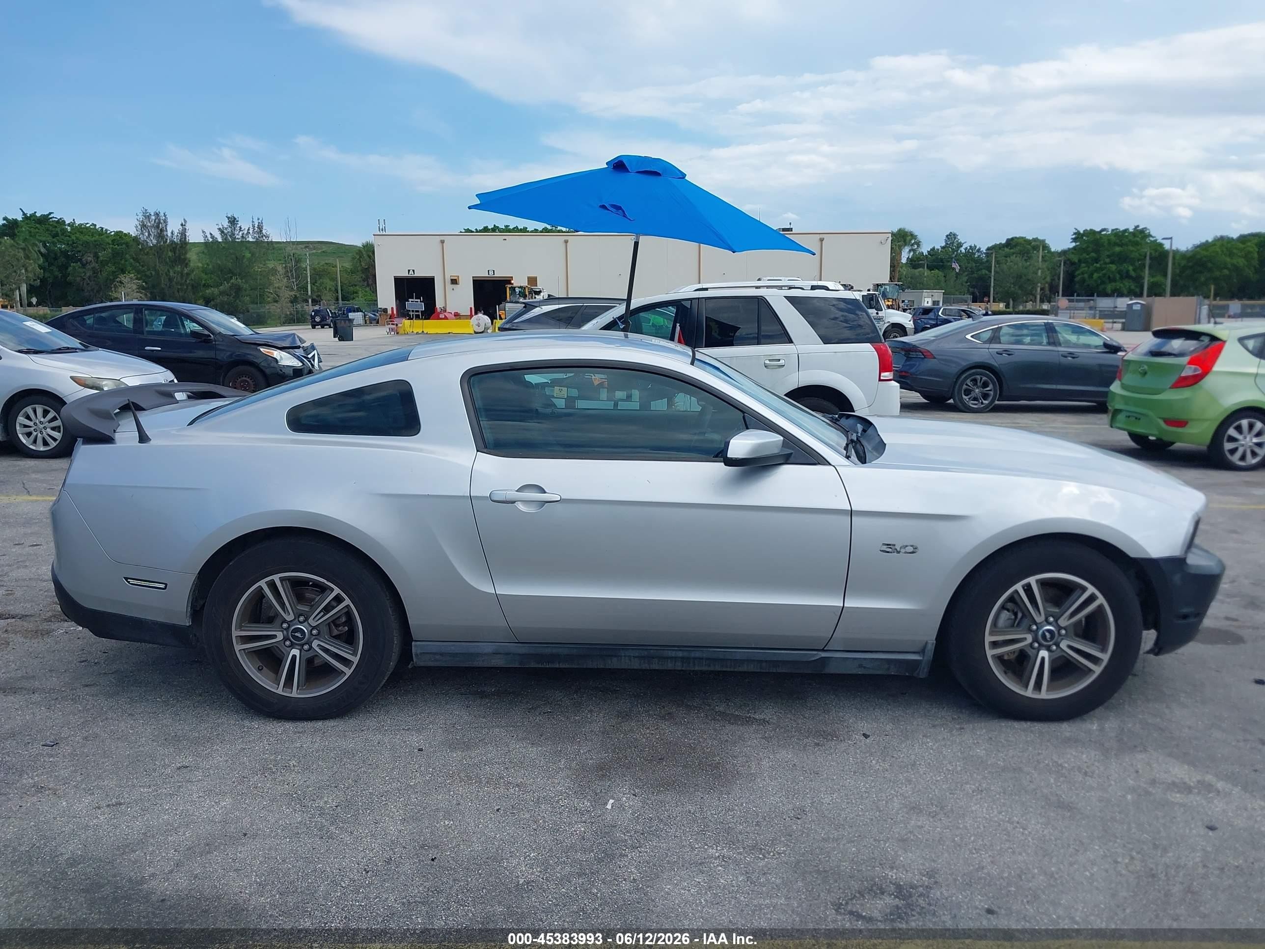 2011 Ford Mustang V6 Silver vin: 1ZVBP8AM2B5138517