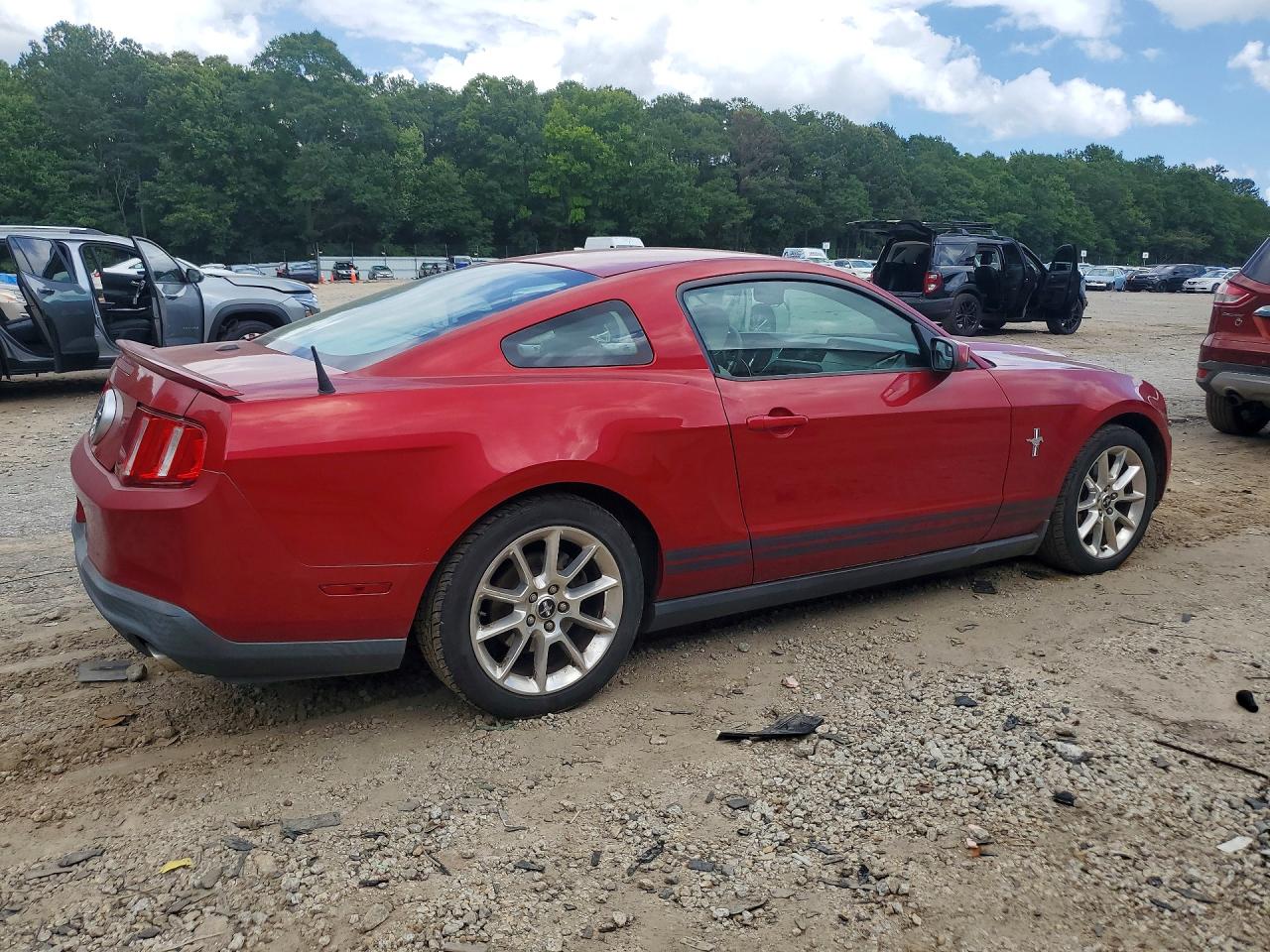 2011 Ford Mustang Red vin: 1ZVBP8AM2B5144575