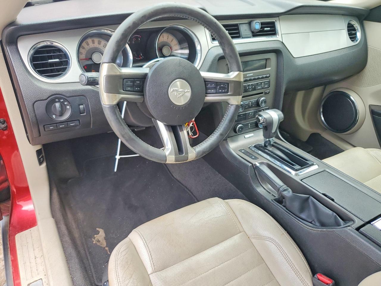 2011 Ford Mustang Red vin: 1ZVBP8AM2B5144575