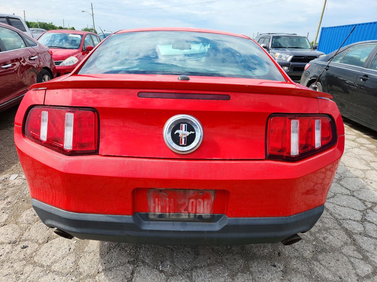 2011 Ford Mustang Red vin: 1ZVBP8AM2B5151025
