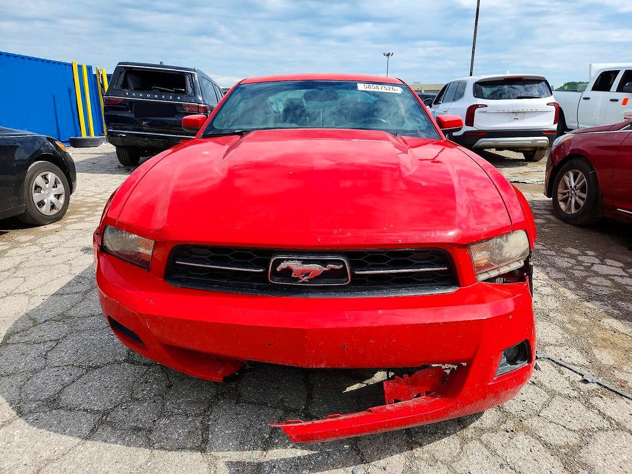 2011 Ford Mustang Red vin: 1ZVBP8AM2B5151025