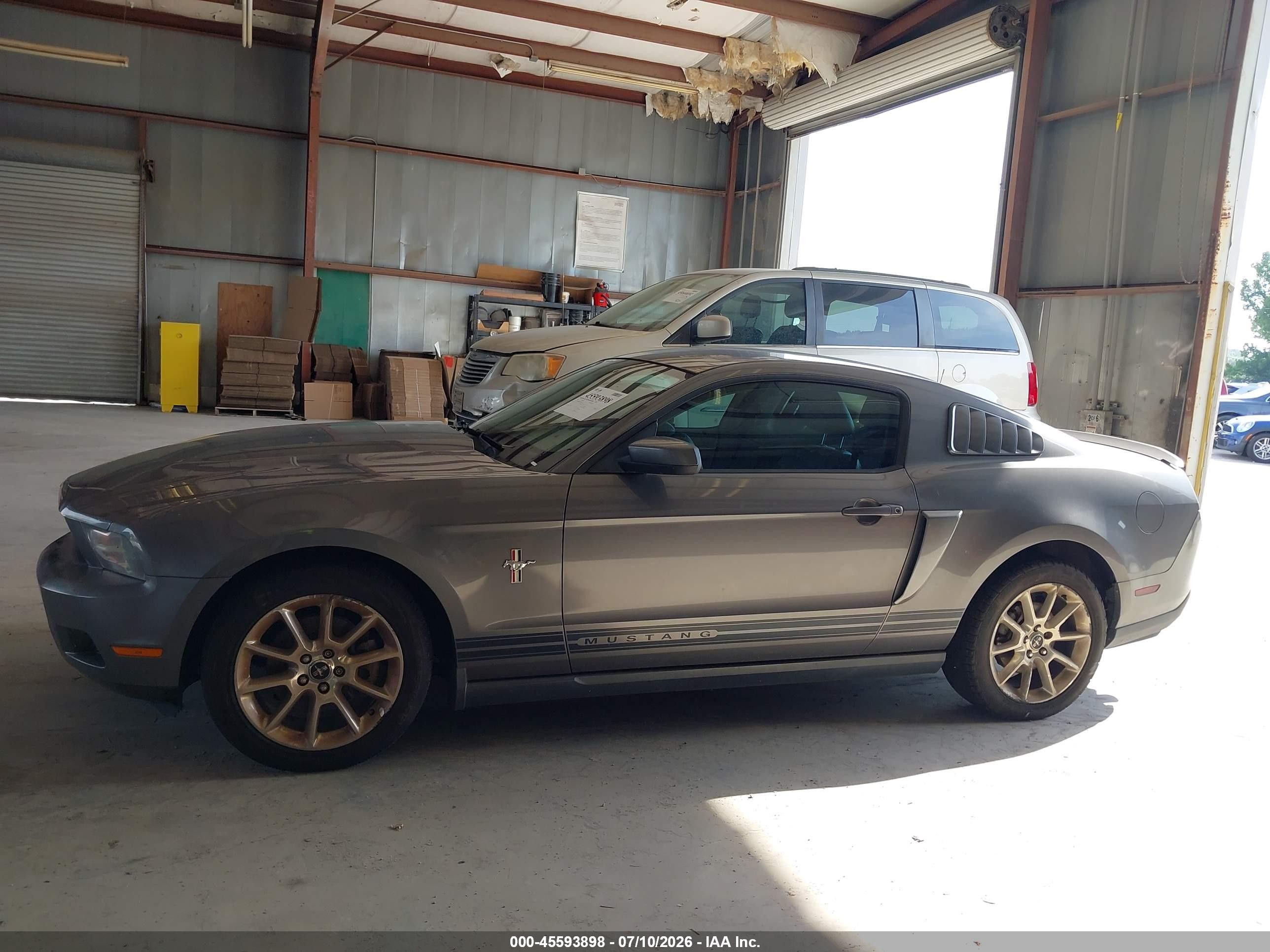 2011 Ford Mustang V6 Premium Brown vin: 1ZVBP8AM2B5155480
