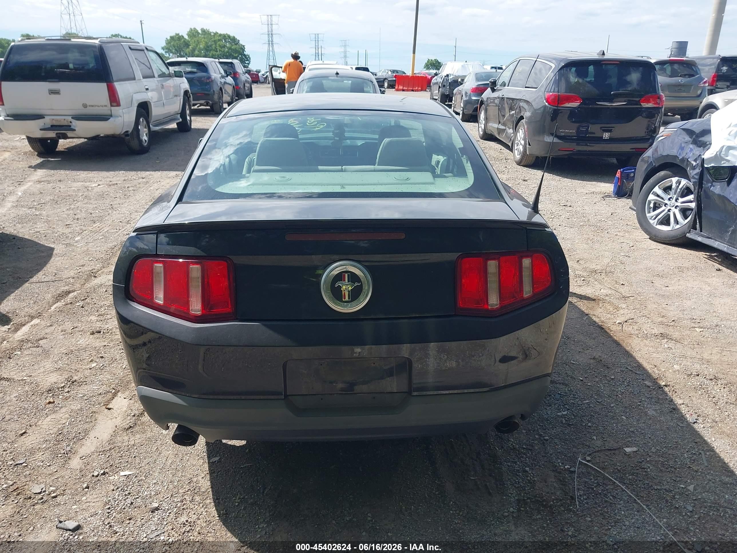 2011 Ford Mustang V6/v6 Premium Black vin: 1ZVBP8AM2B5157181