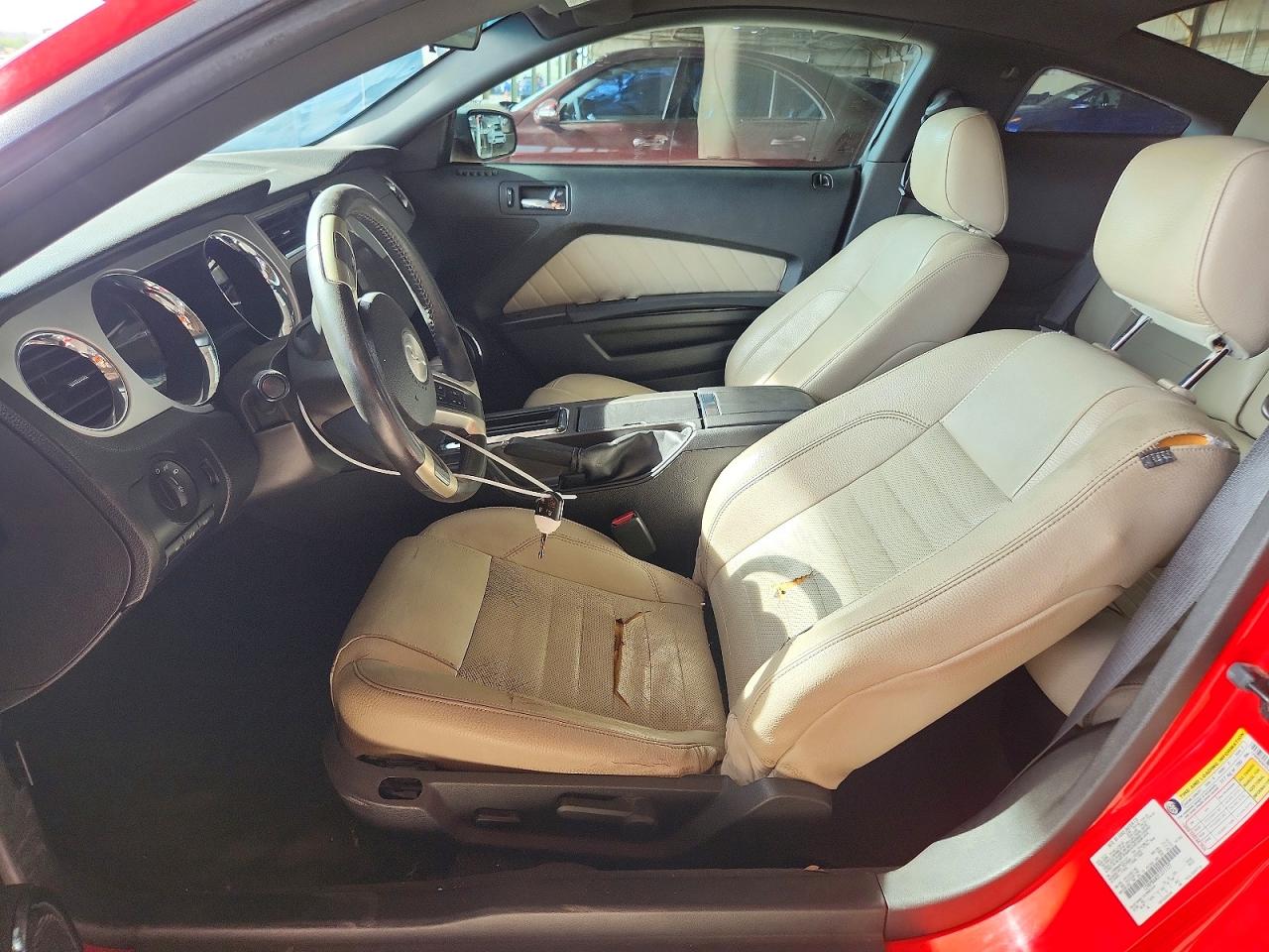 2012 Ford Mustang Red vin: 1ZVBP8AM2C5211127
