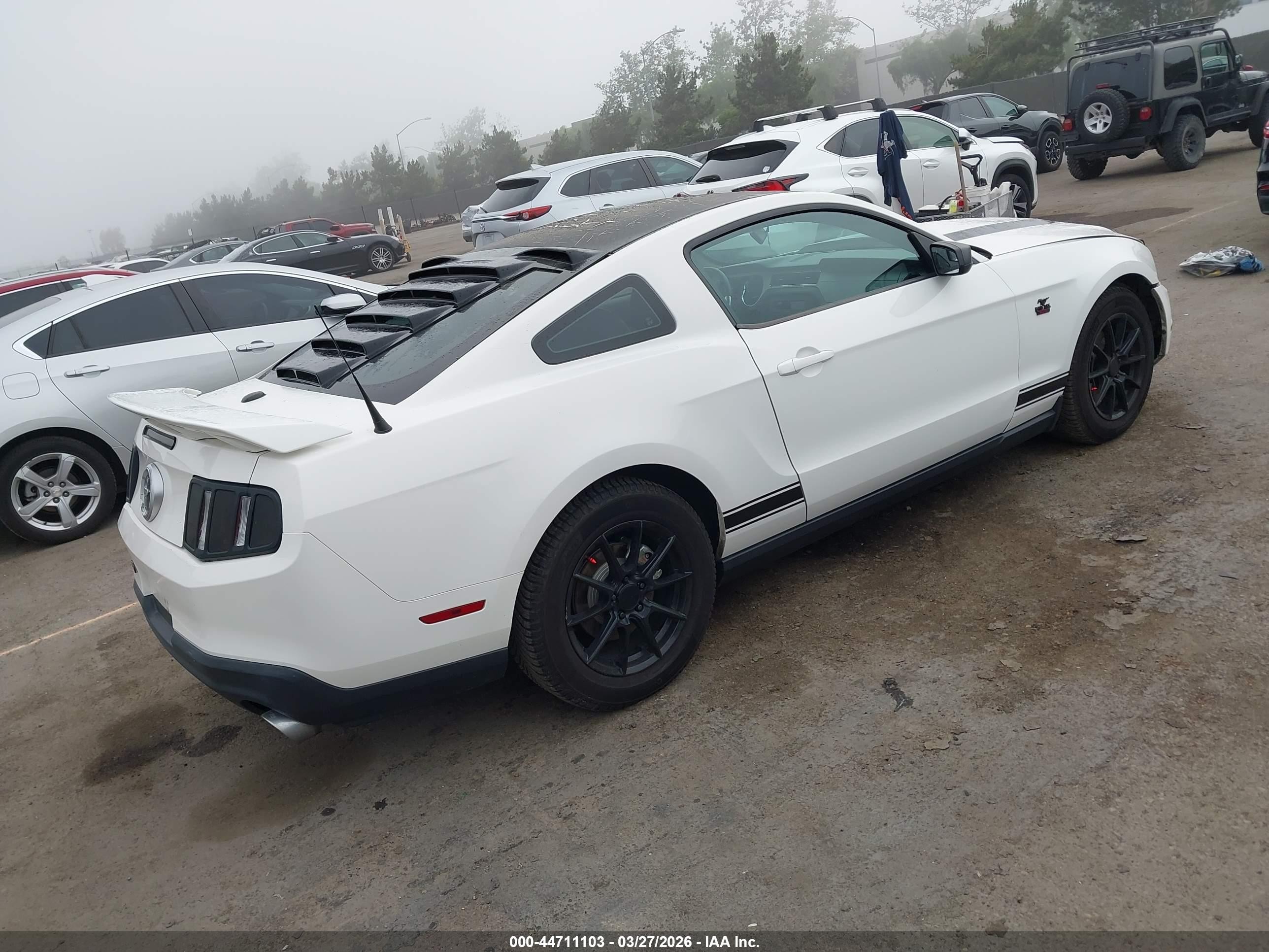 2012 Ford Mustang V6 Premium White vin: 1ZVBP8AM2C5212231