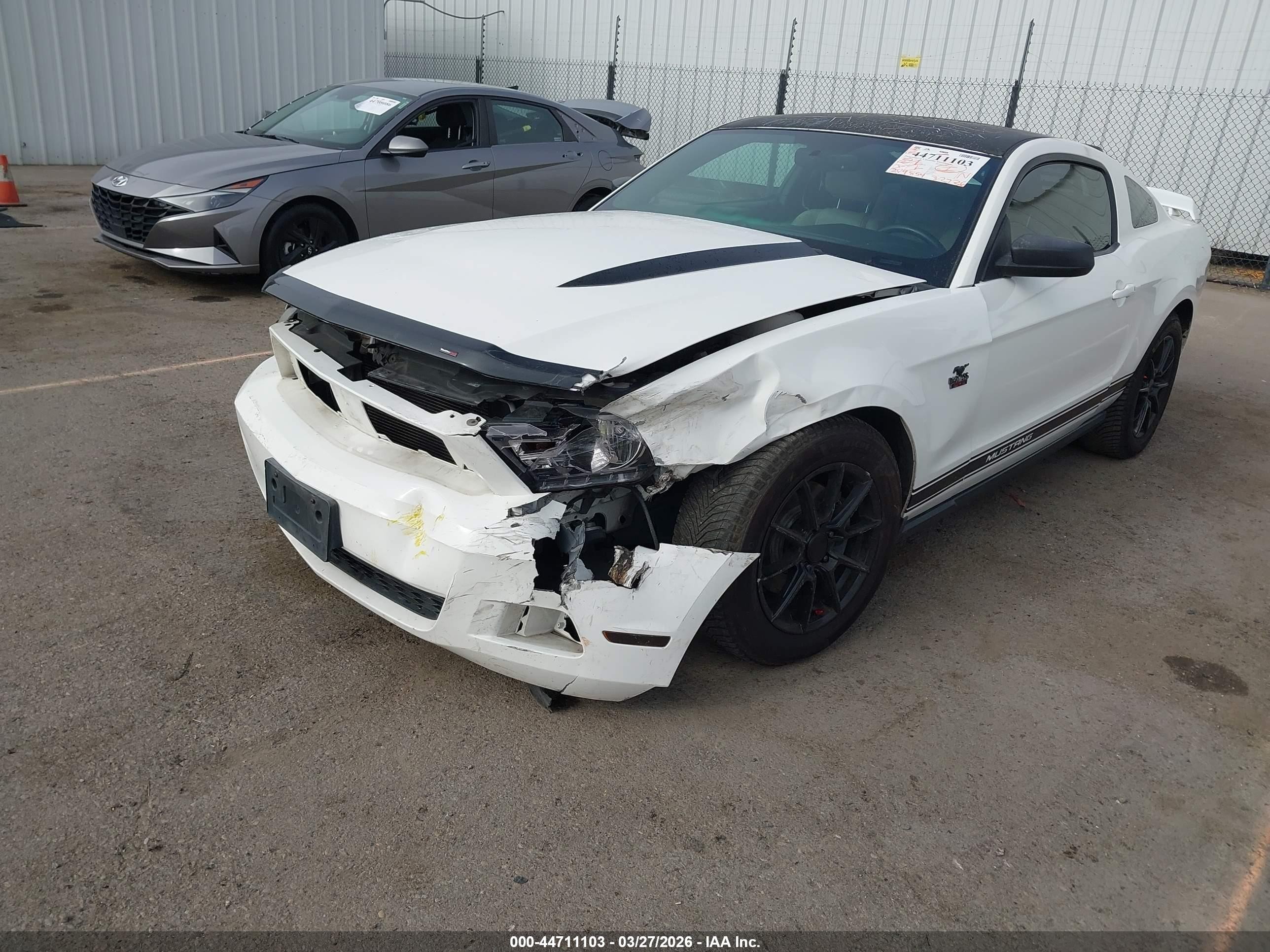 2012 Ford Mustang V6 Premium White vin: 1ZVBP8AM2C5212231