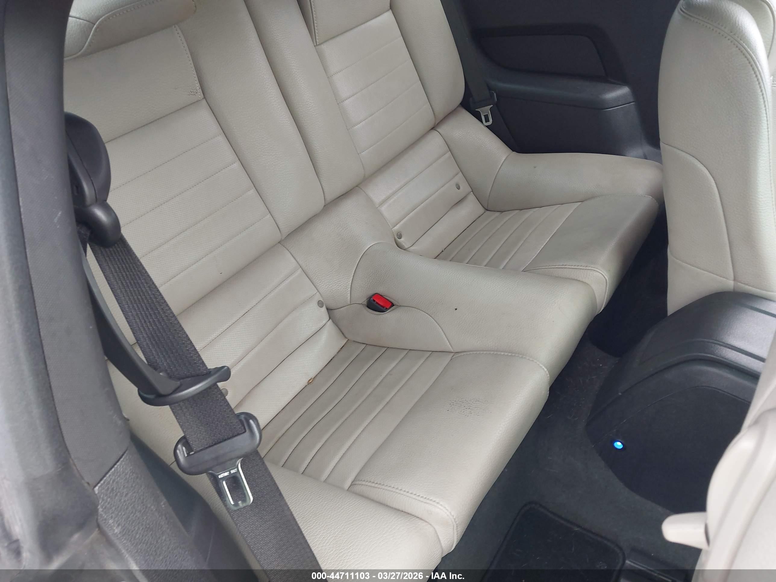 2012 Ford Mustang V6 Premium White vin: 1ZVBP8AM2C5212231