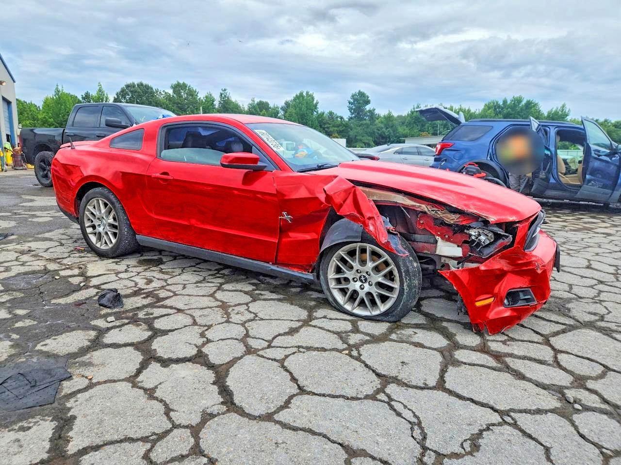 2012 Ford Mustang Красный vin: 1ZVBP8AM2C5237386