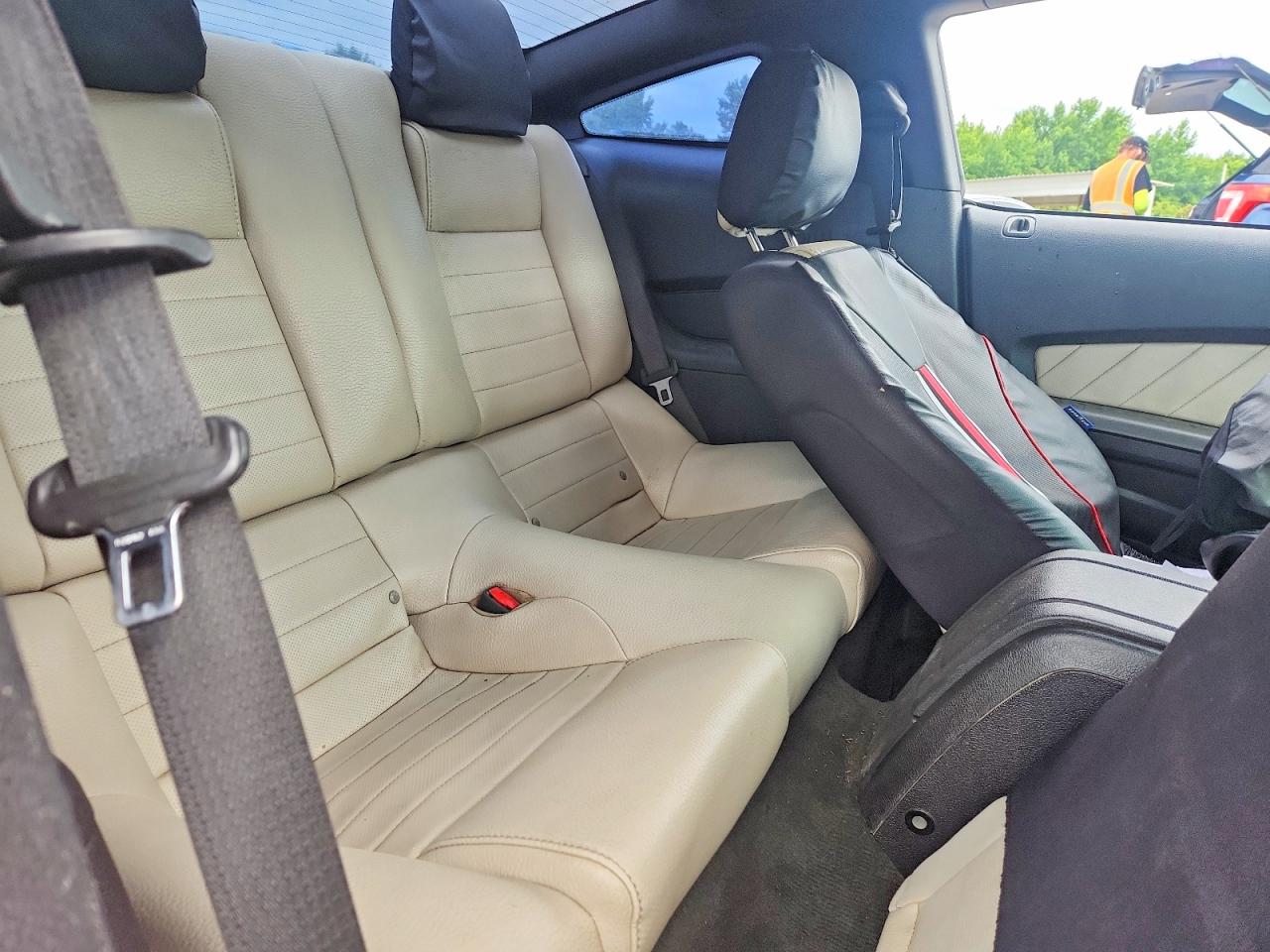 2012 Ford Mustang Красный vin: 1ZVBP8AM2C5237386