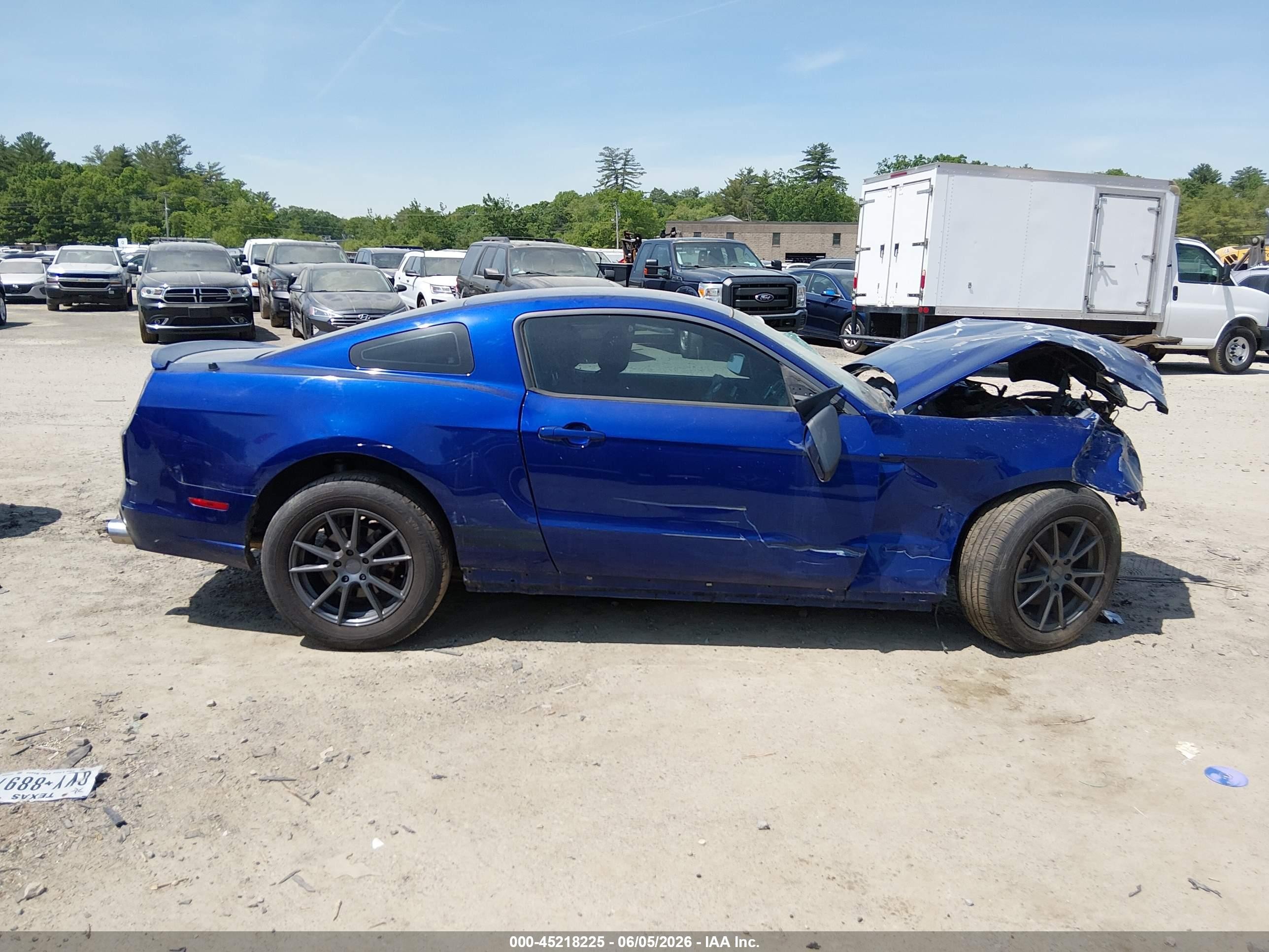 2013 Ford Mustang V6 Blue vin: 1ZVBP8AM2D5213266