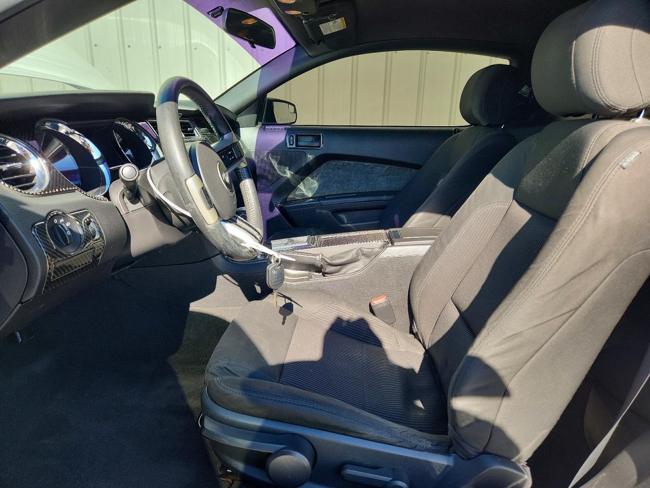 2013 Ford Mustang White vin: 1ZVBP8AM2D5227233