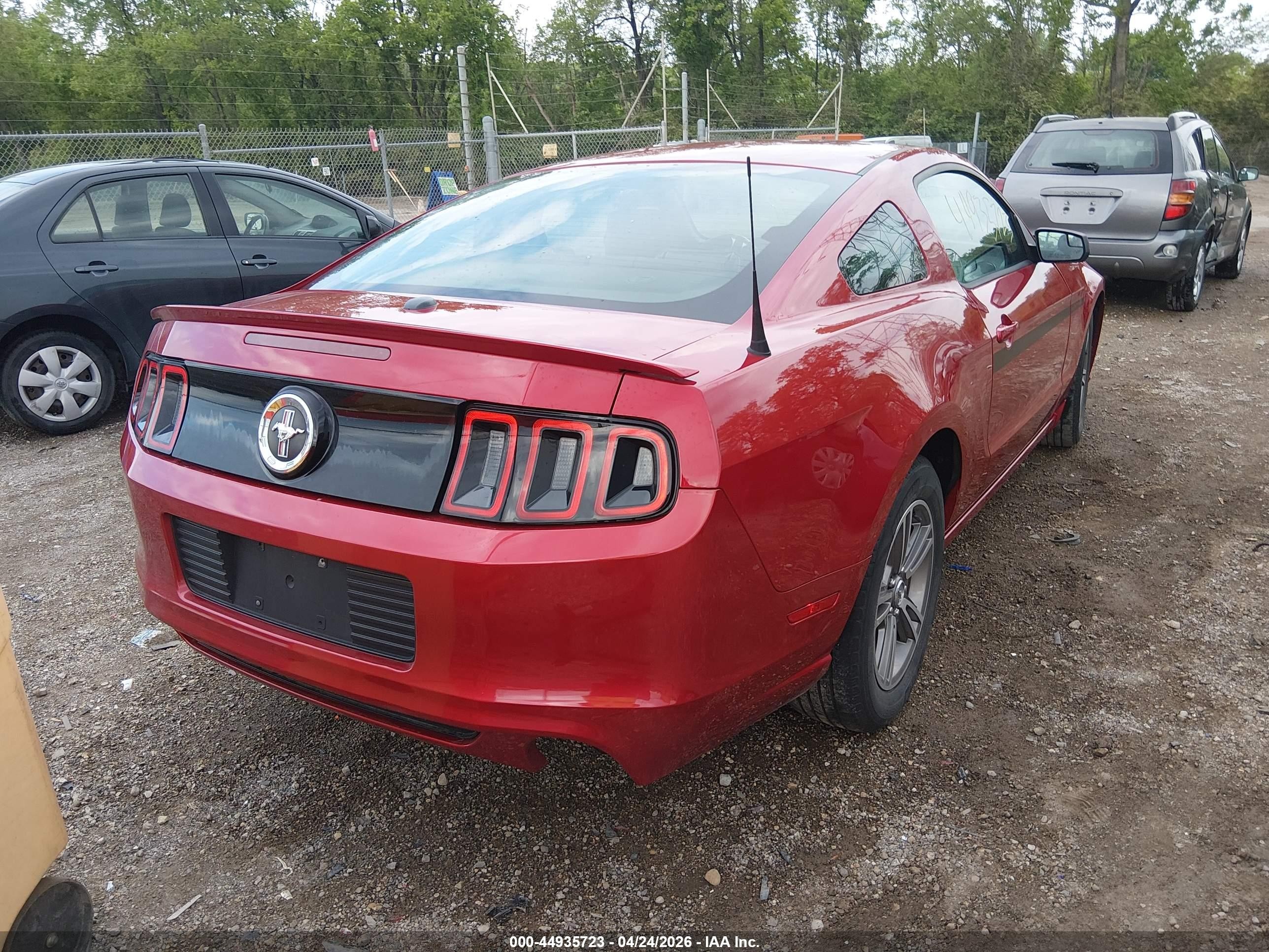 2013 Ford Mustang V6 Premium Red vin: 1ZVBP8AM2D5231671