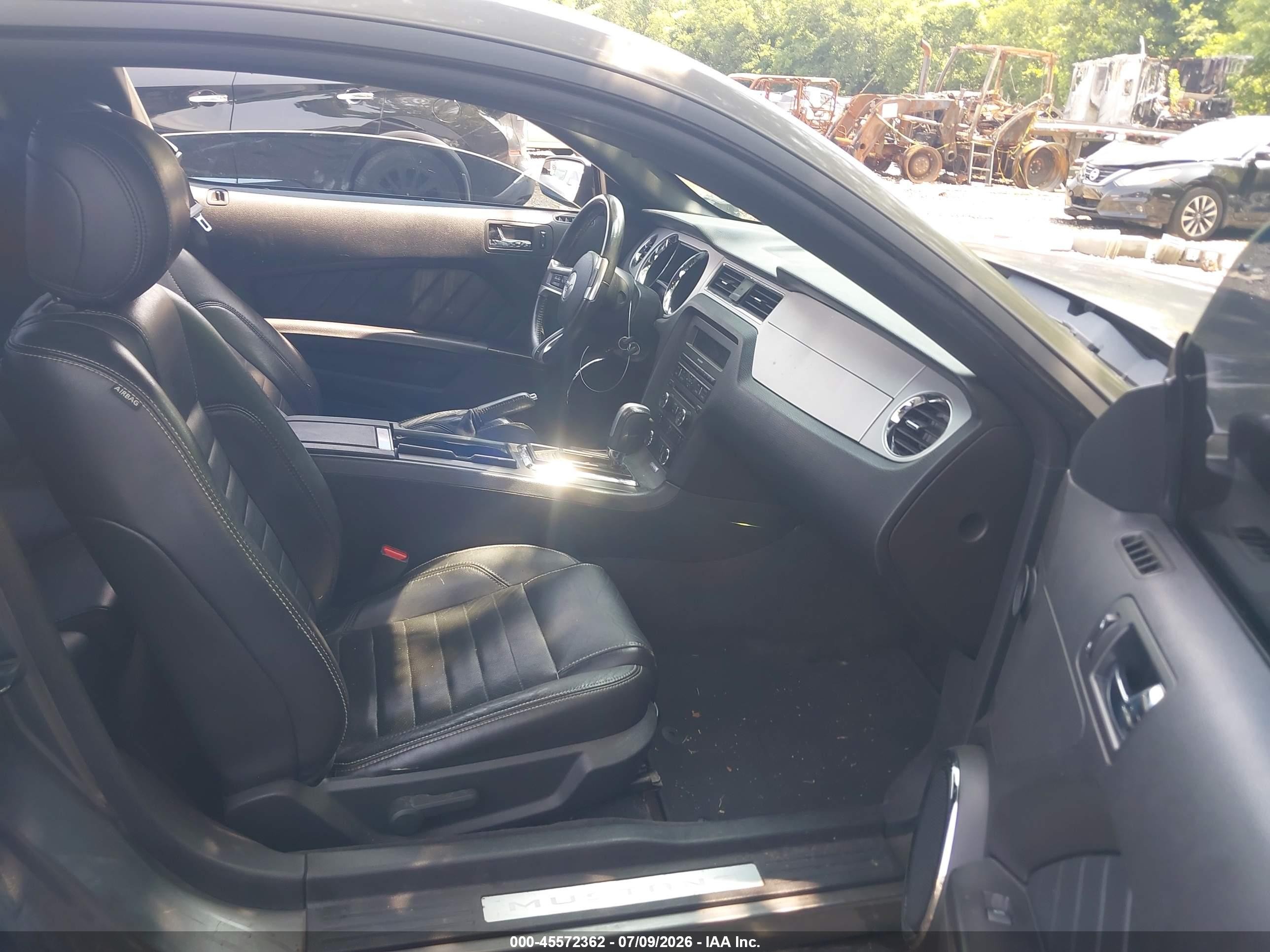 2013 Ford Mustang V6 Premium Gray vin: 1ZVBP8AM2D5243786