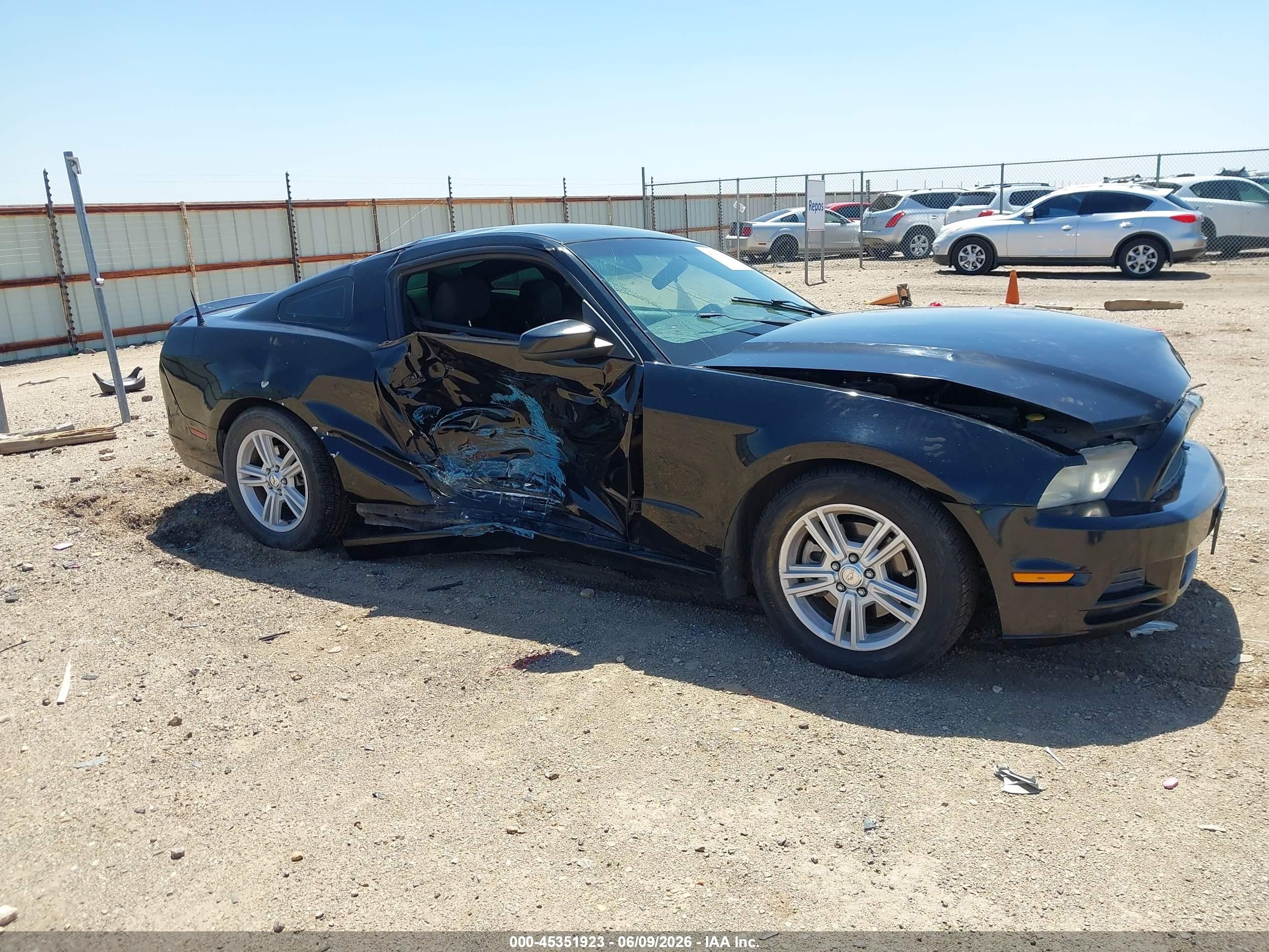 2013 Ford Mustang V6 Black vin: 1ZVBP8AM2D5251385