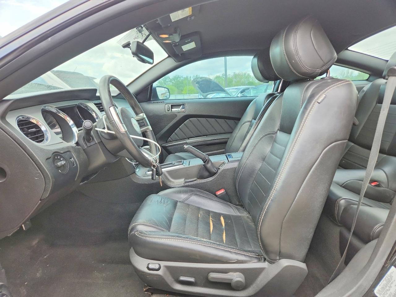 2013 Ford Mustang Black vin: 1ZVBP8AM2D5252732