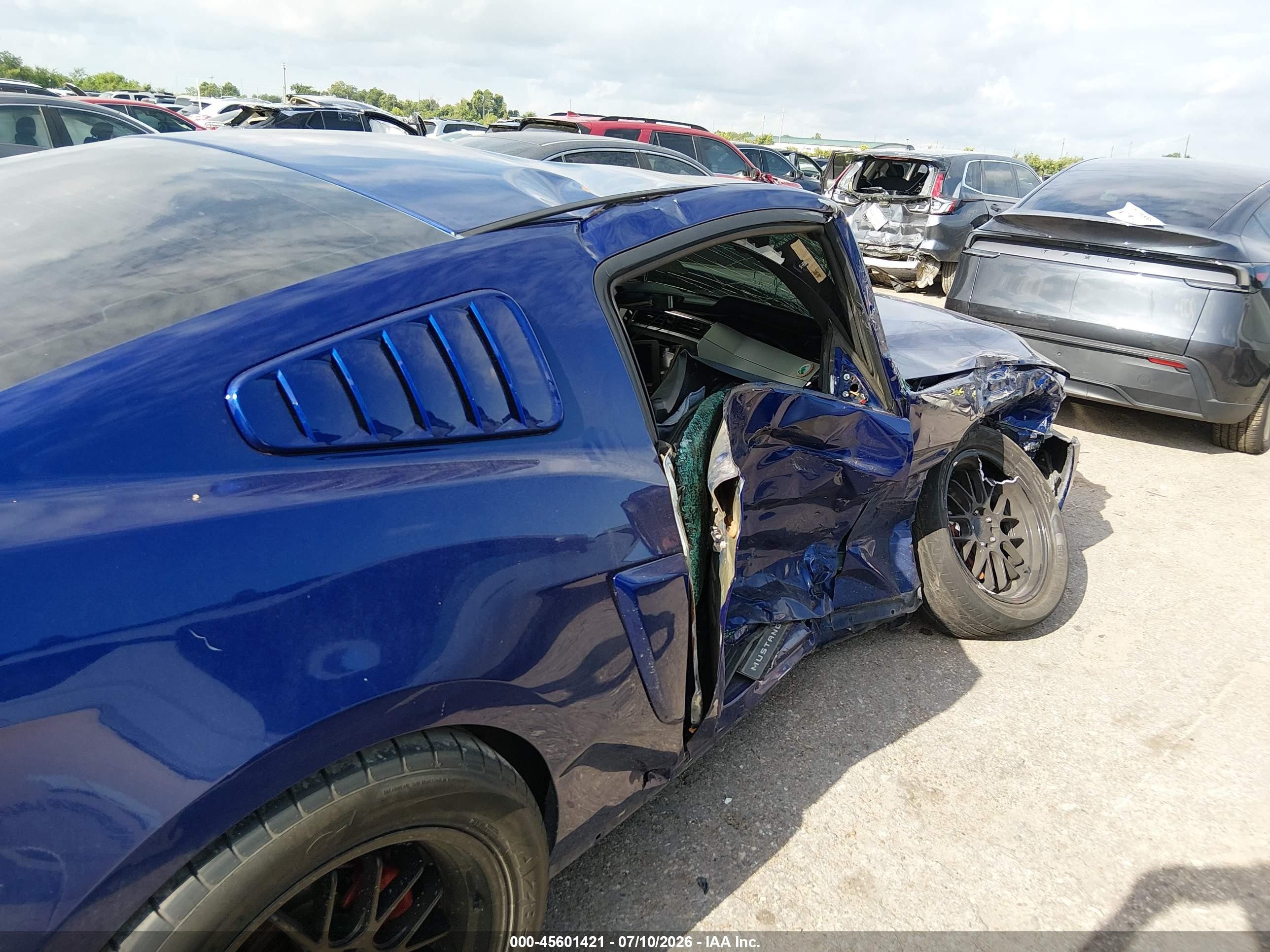 2013 Ford Mustang V6 Premium Blue vin: 1ZVBP8AM2D5274472
