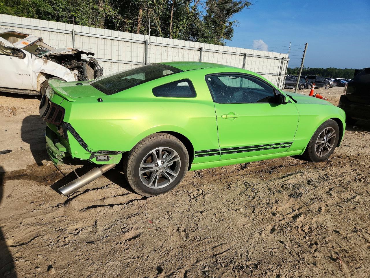 2014 Ford Mustang Зеленый vin: 1ZVBP8AM2E5202107